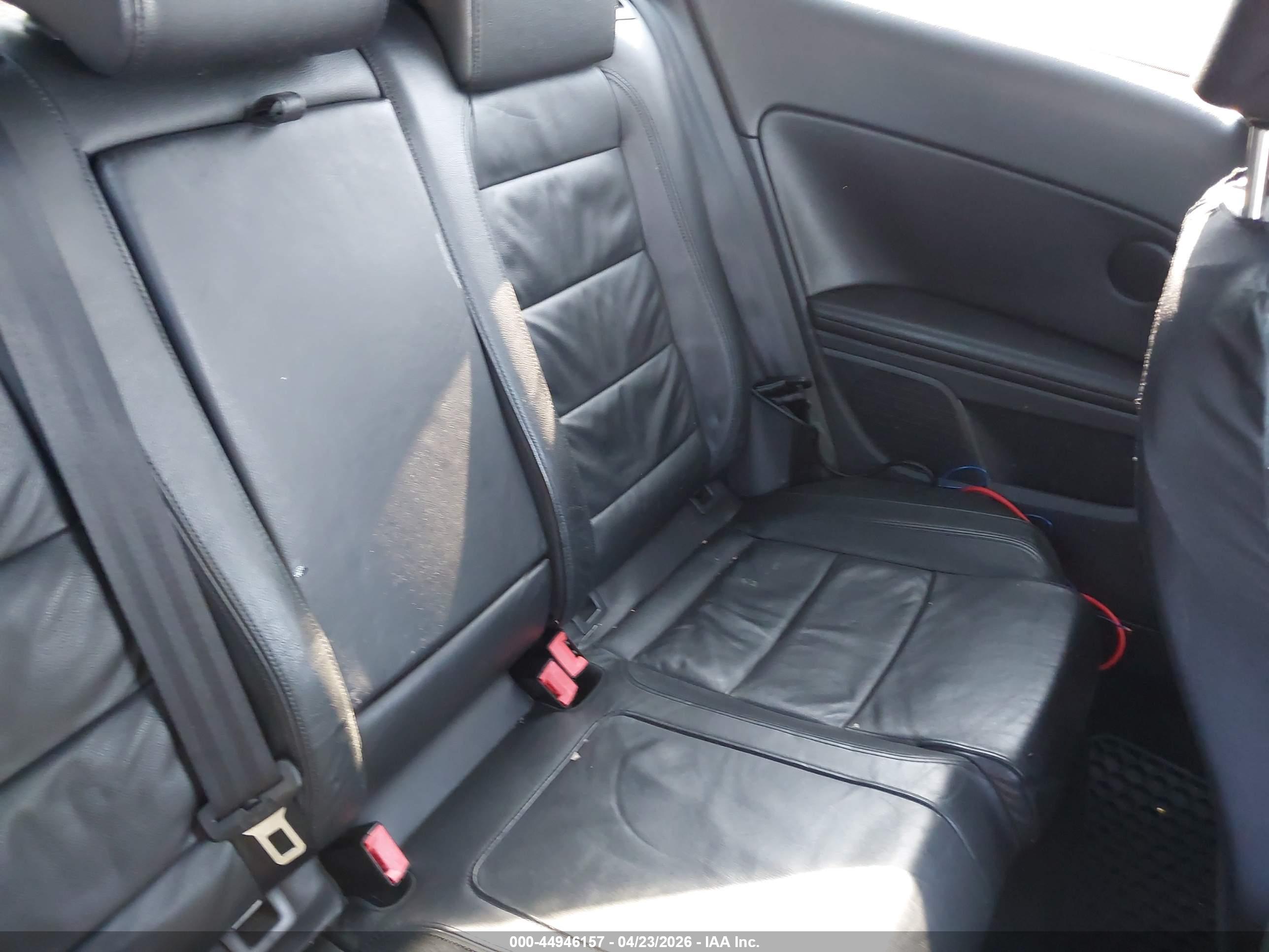 VOLKSWAGEN GTI image 8