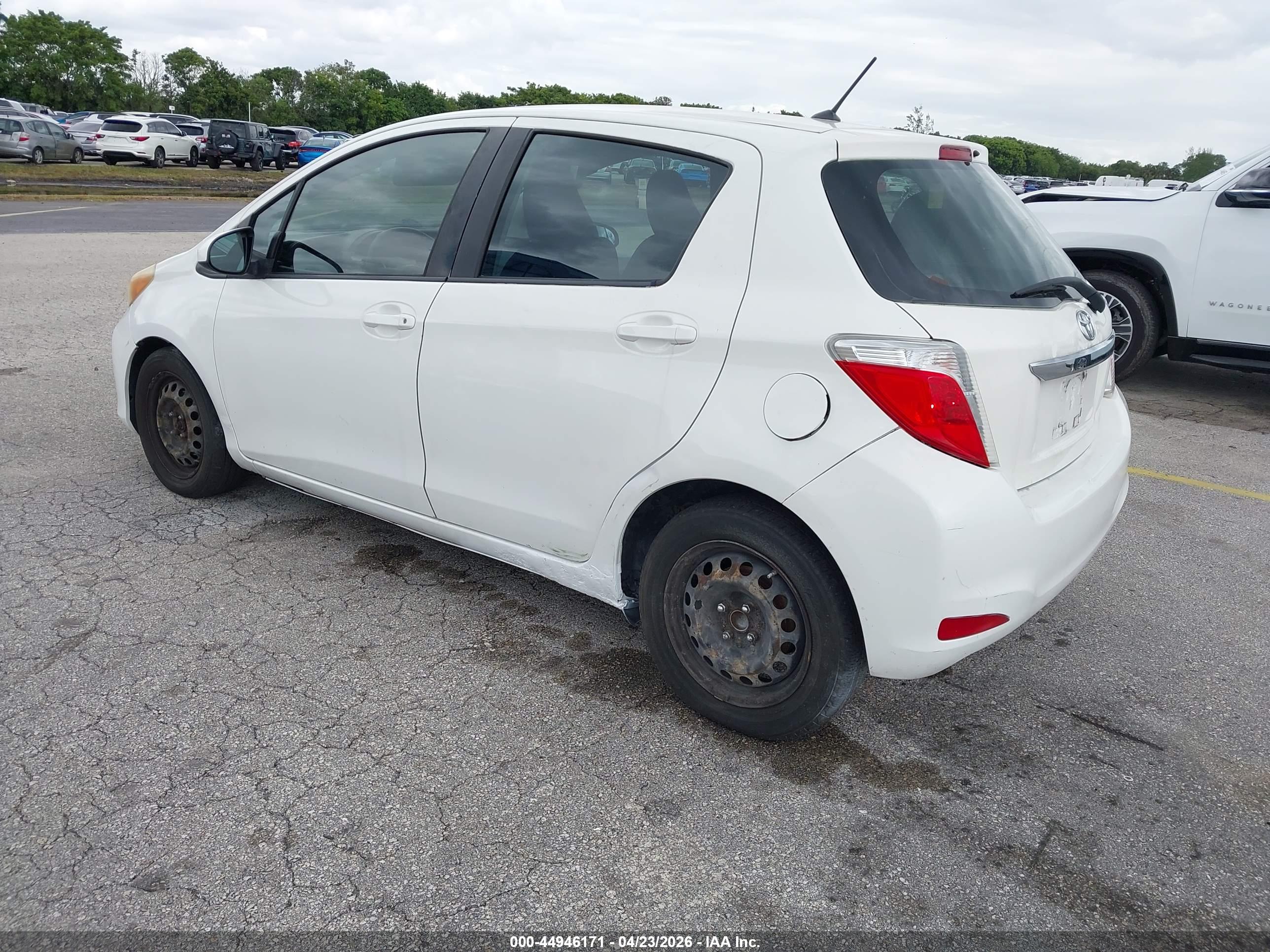 TOYOTA YARIS image 3