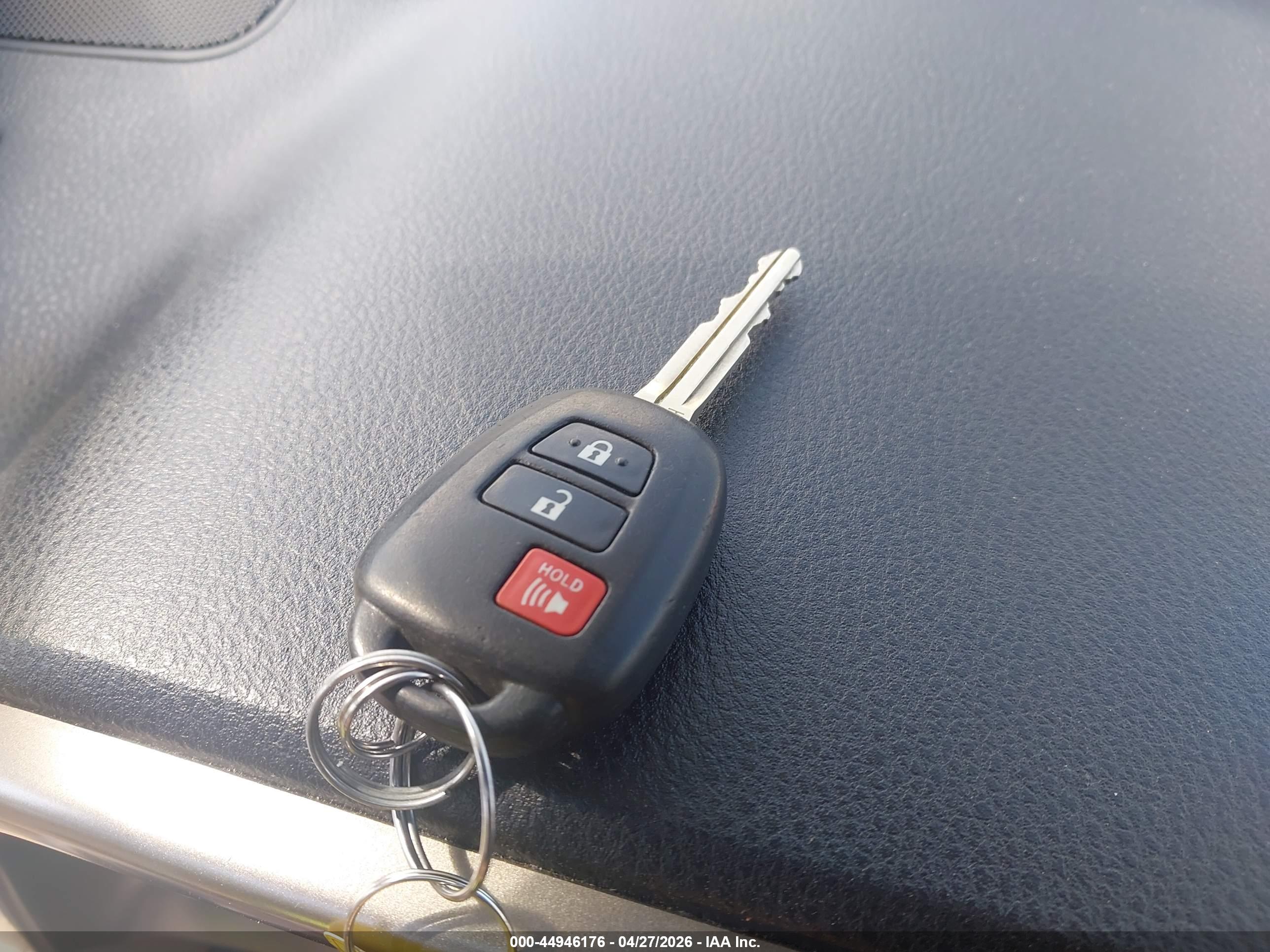 TOYOTA RAV4 image 11