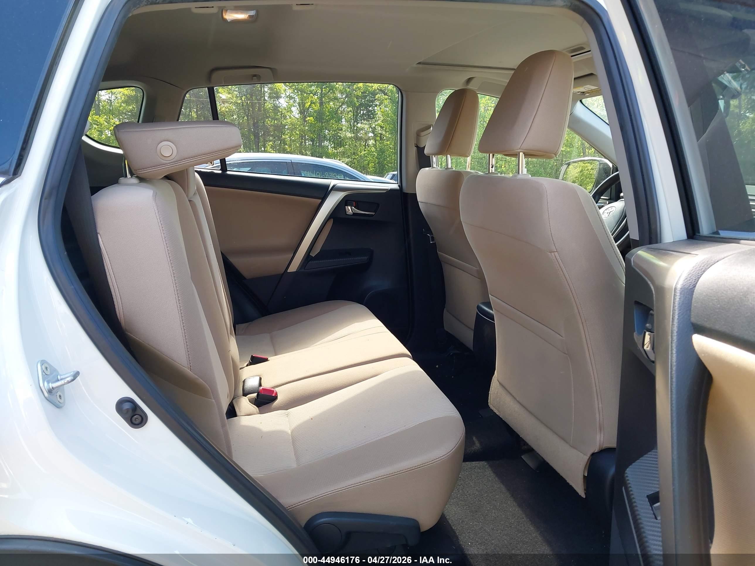 TOYOTA RAV4 image 8