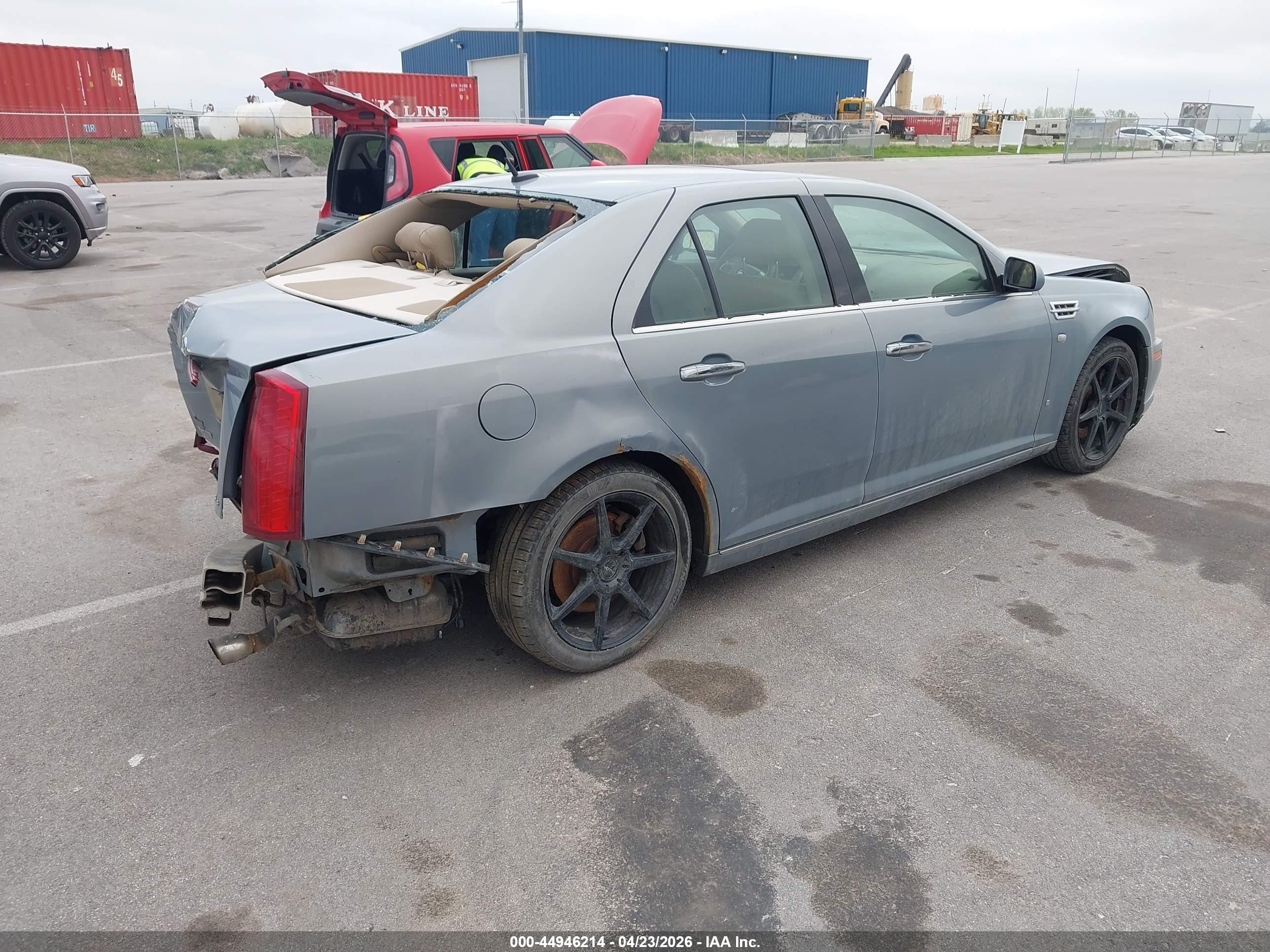 CADILLAC STS image 4