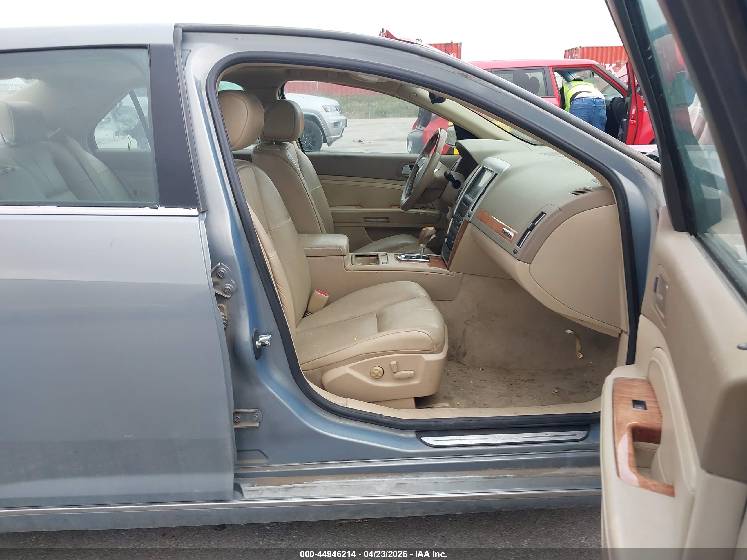 CADILLAC STS image 5