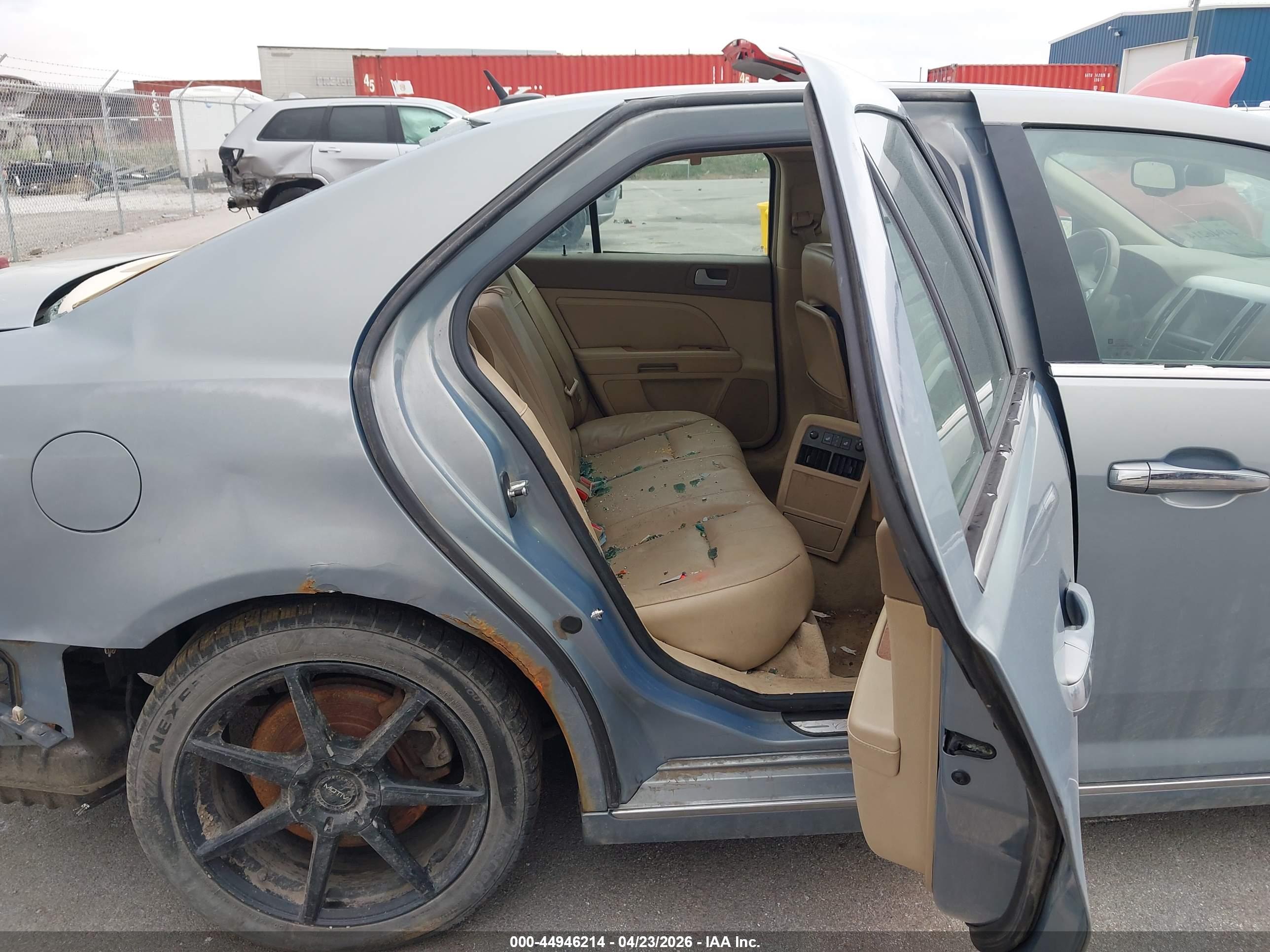 CADILLAC STS image 8