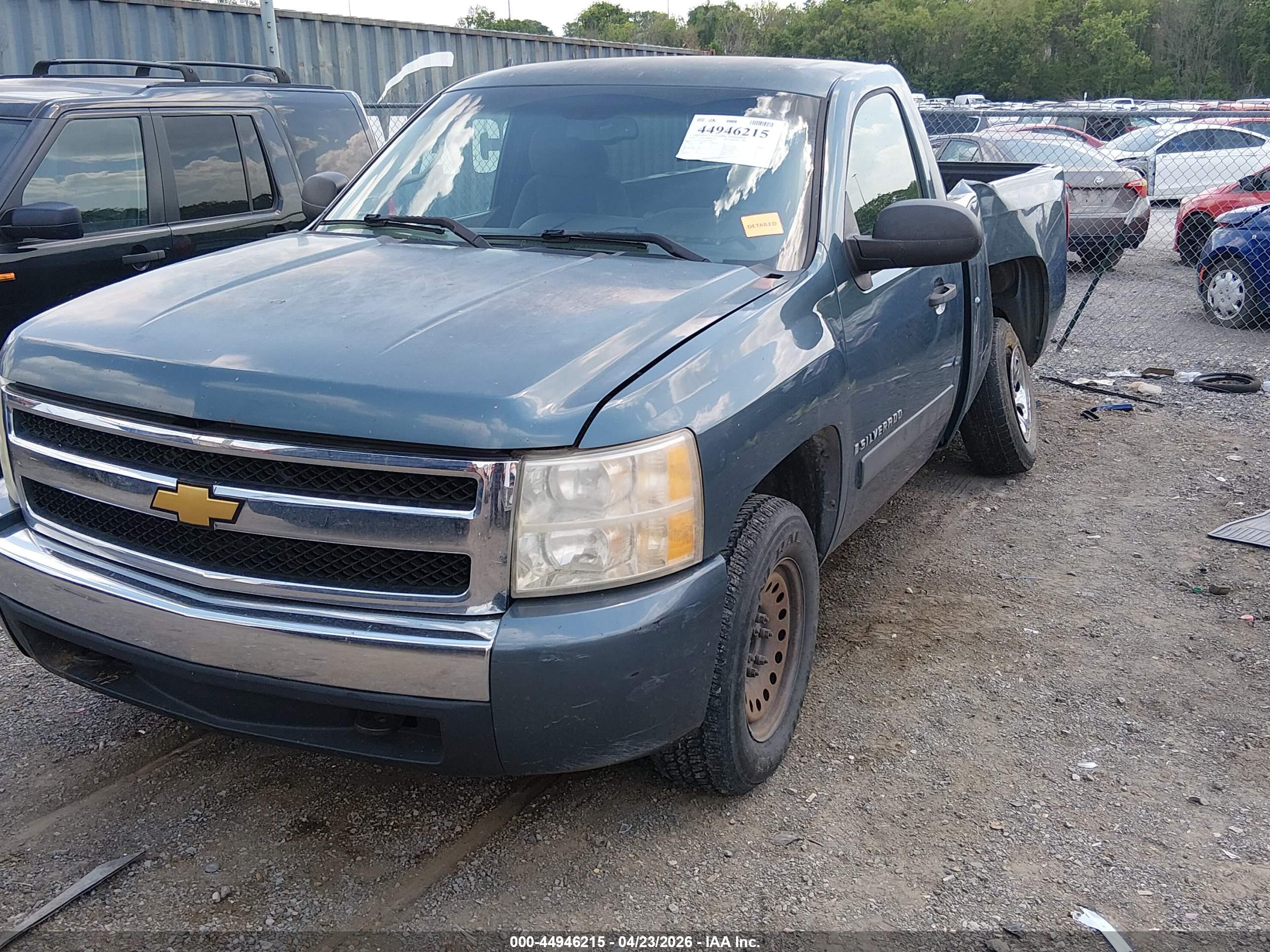 CHEVROLET SILVERADO image 2