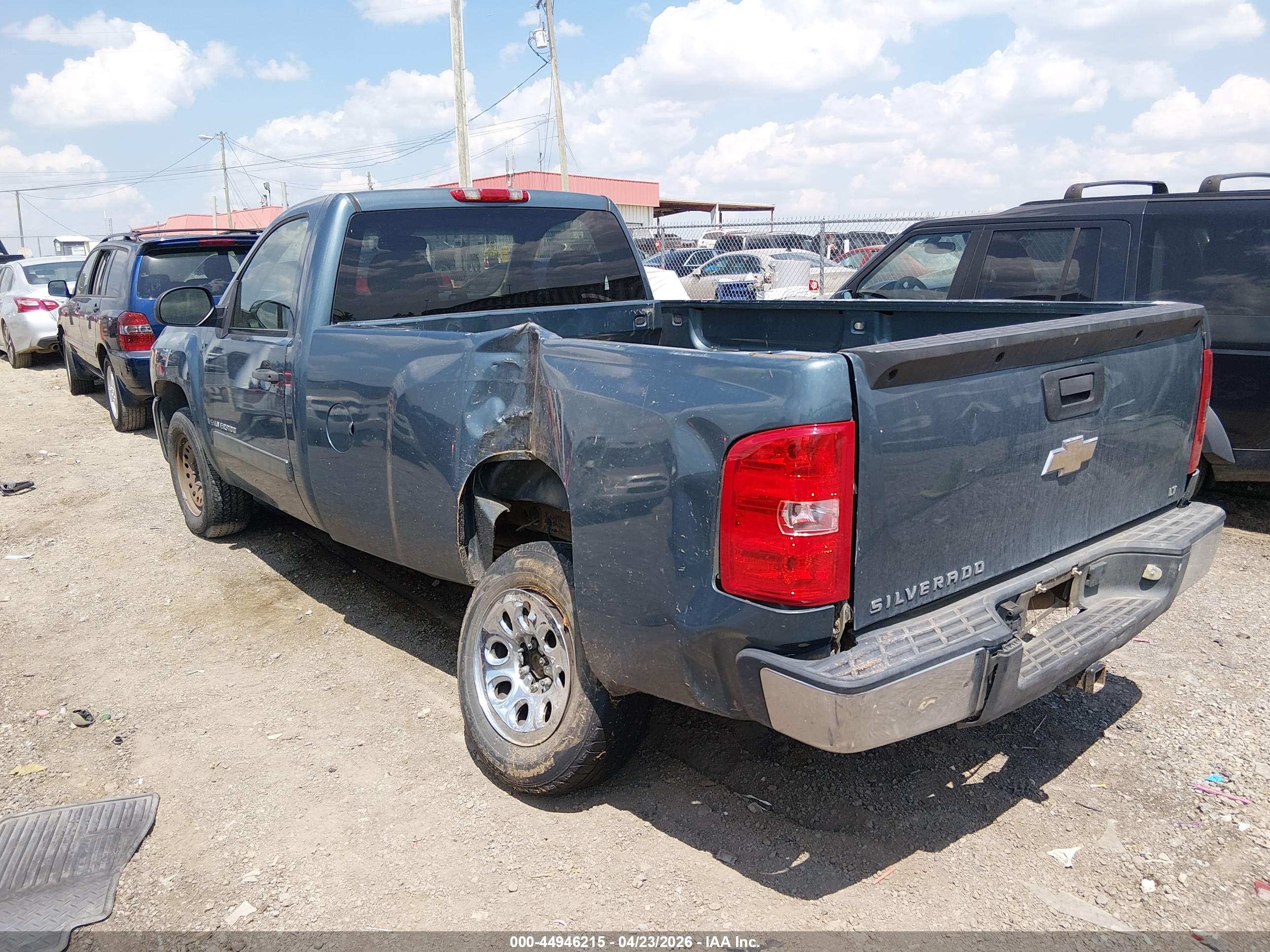 CHEVROLET SILVERADO image 3