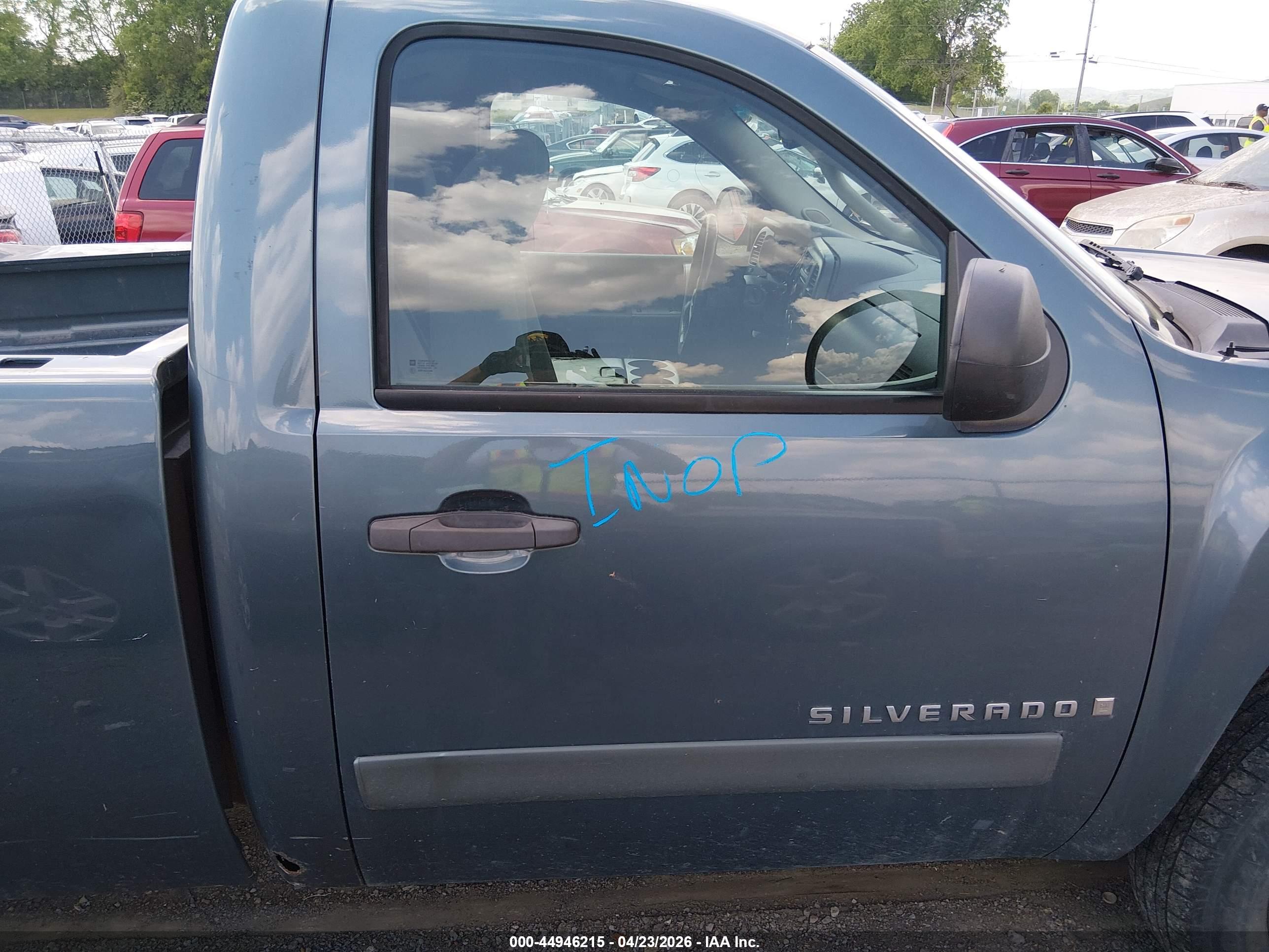 CHEVROLET SILVERADO image 5