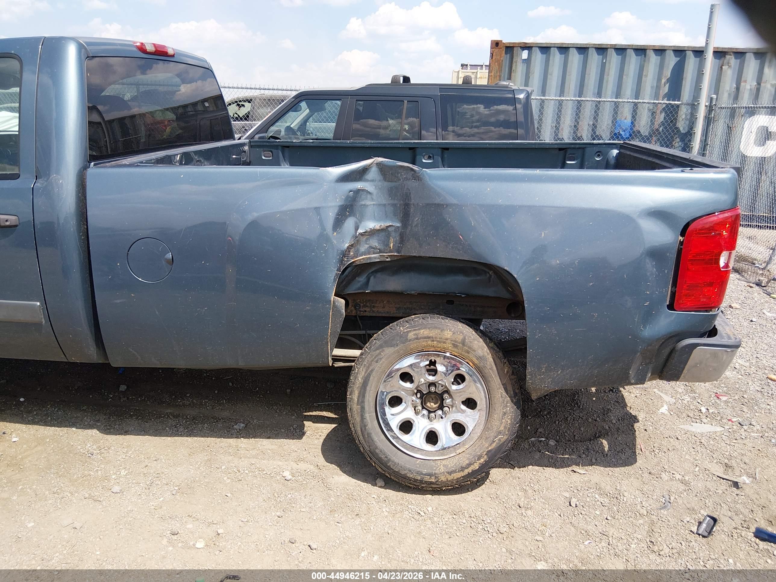 CHEVROLET SILVERADO image 6