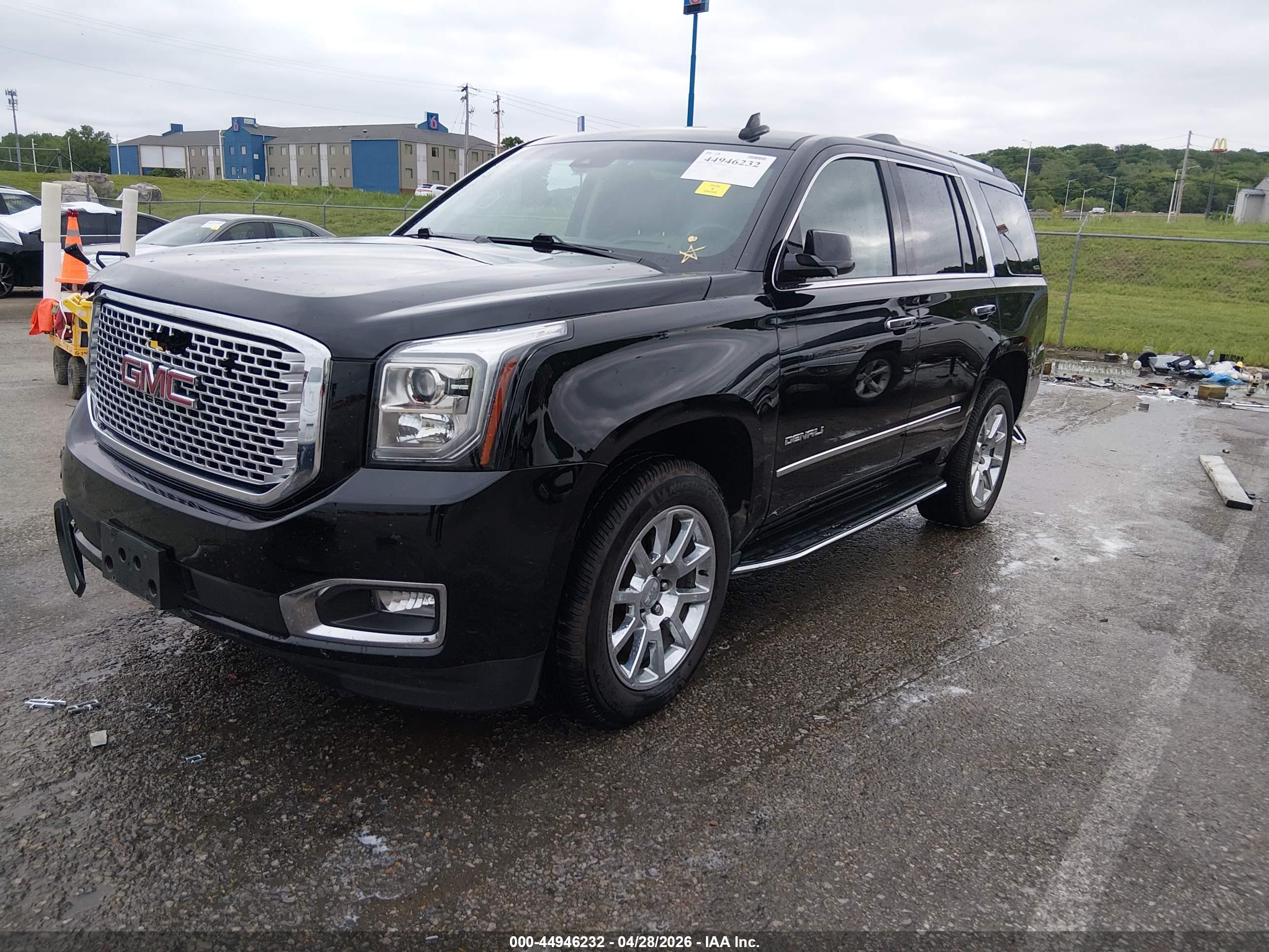 GMC YUKON image 2