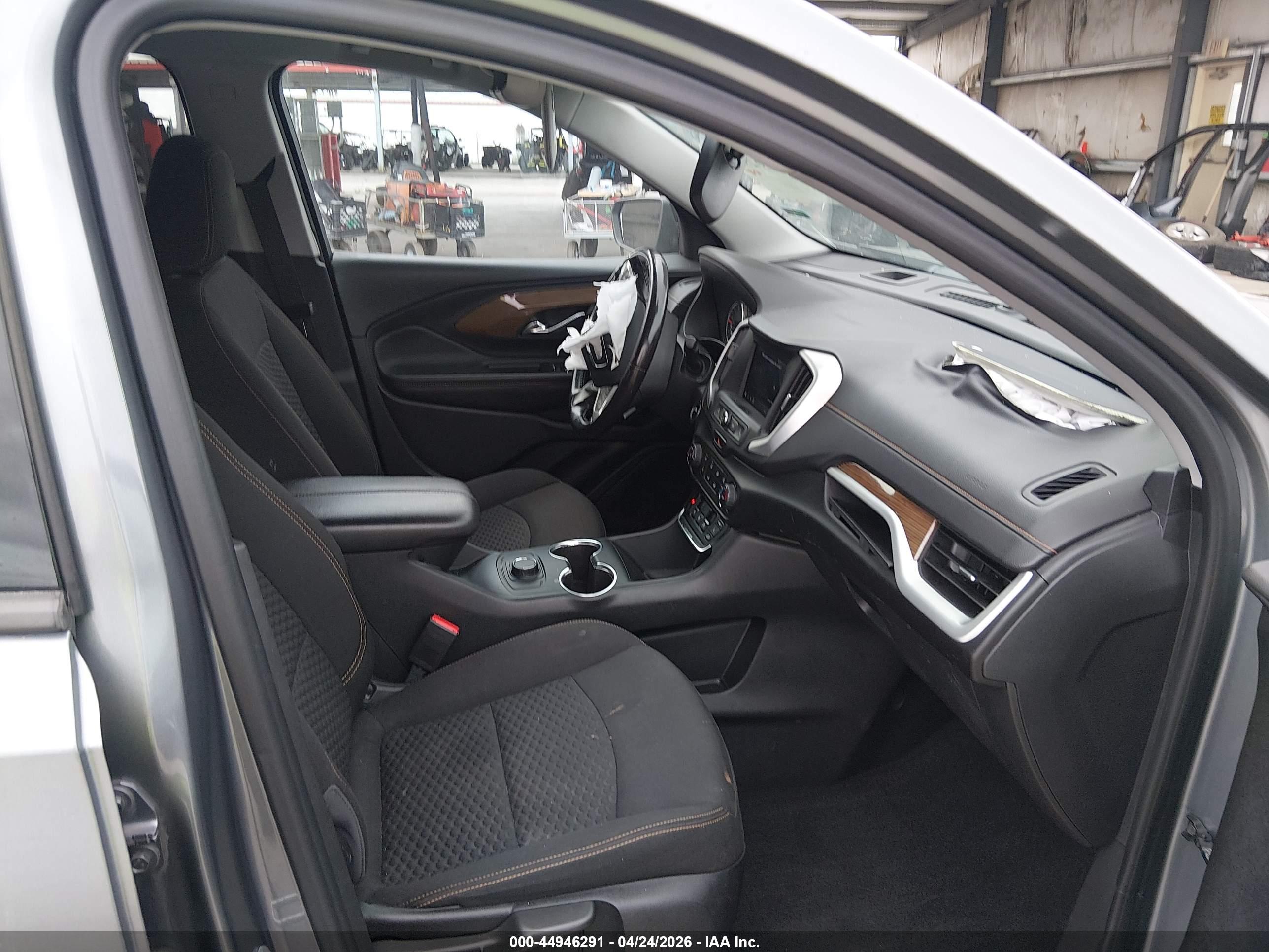 GMC TERRAIN image 5