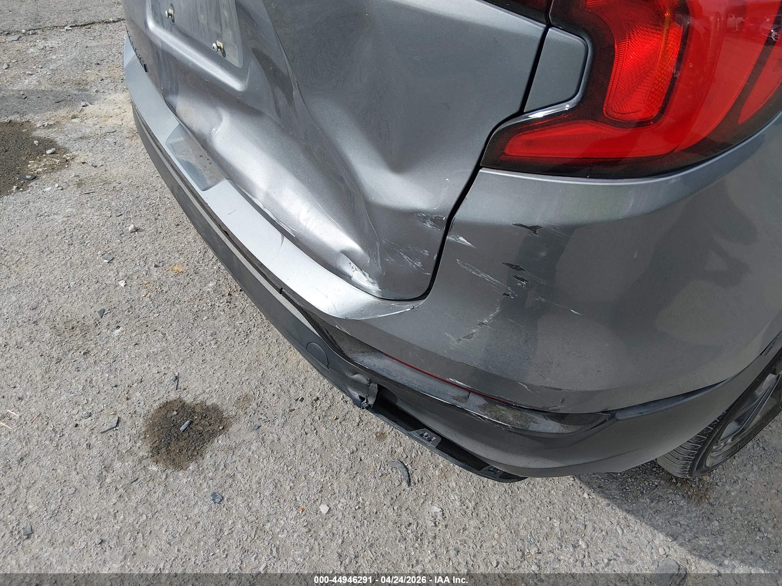 GMC TERRAIN image 6