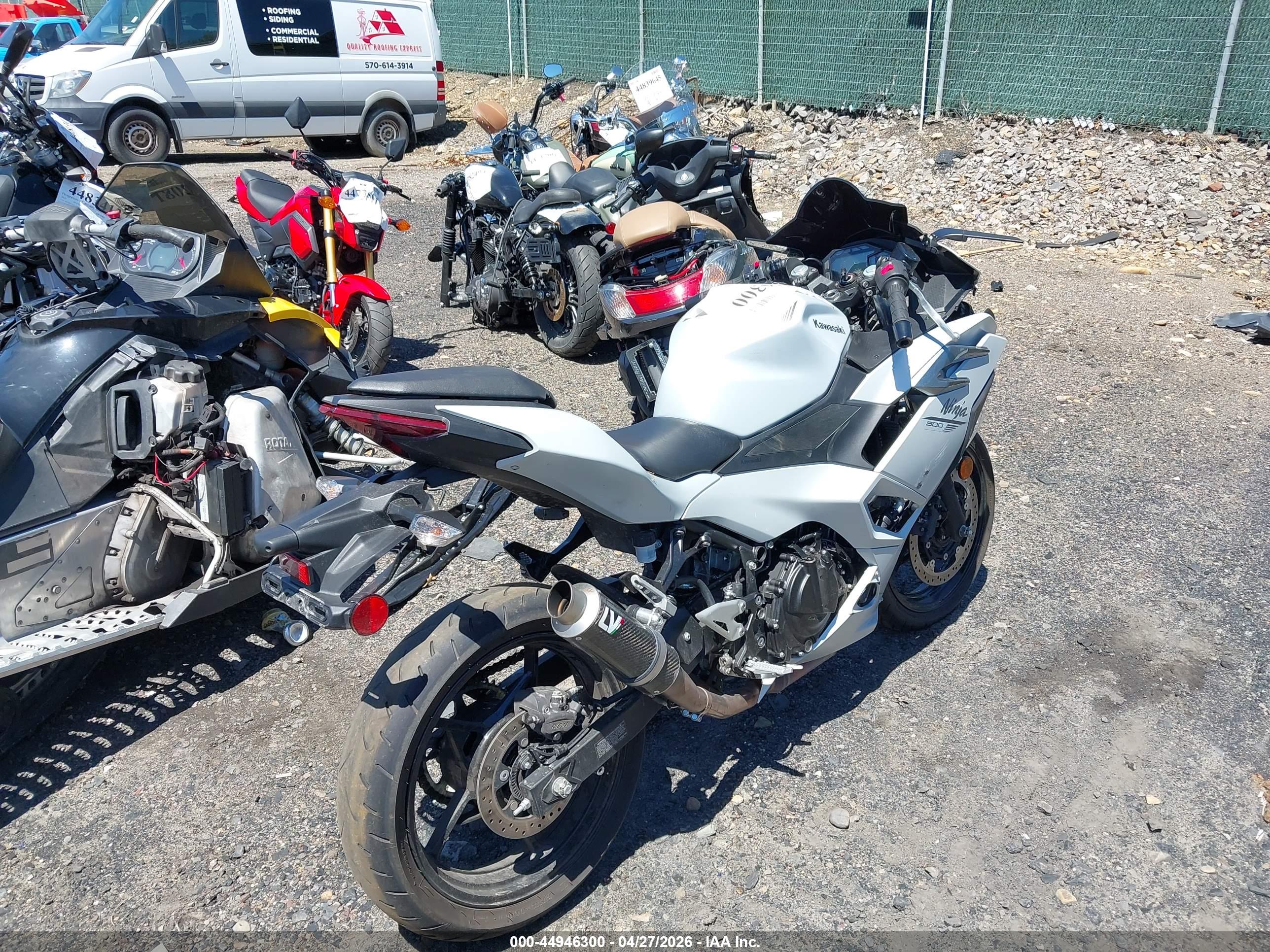 KAWASAKI EX500 image 4