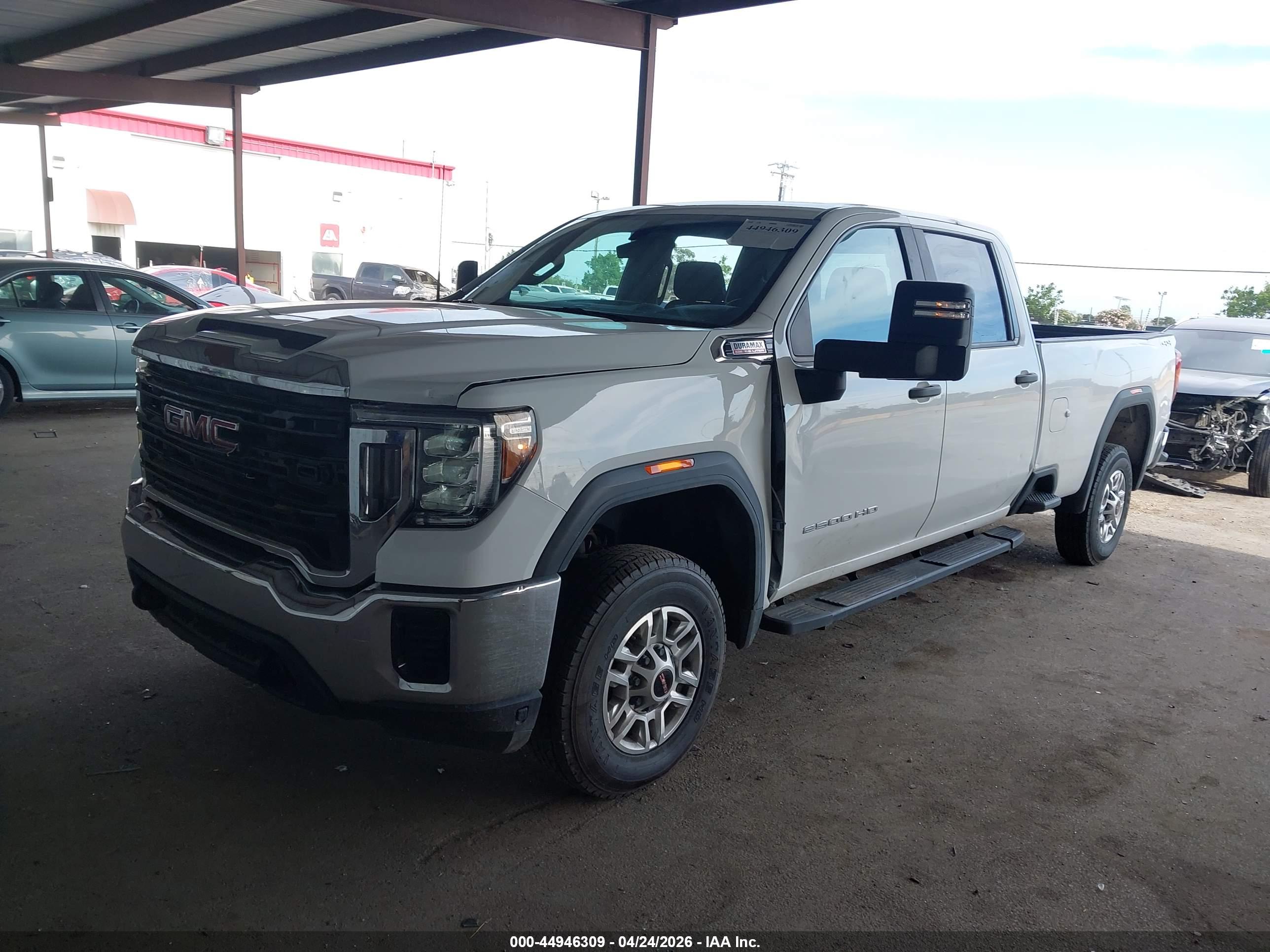 GMC SIERRA image 2
