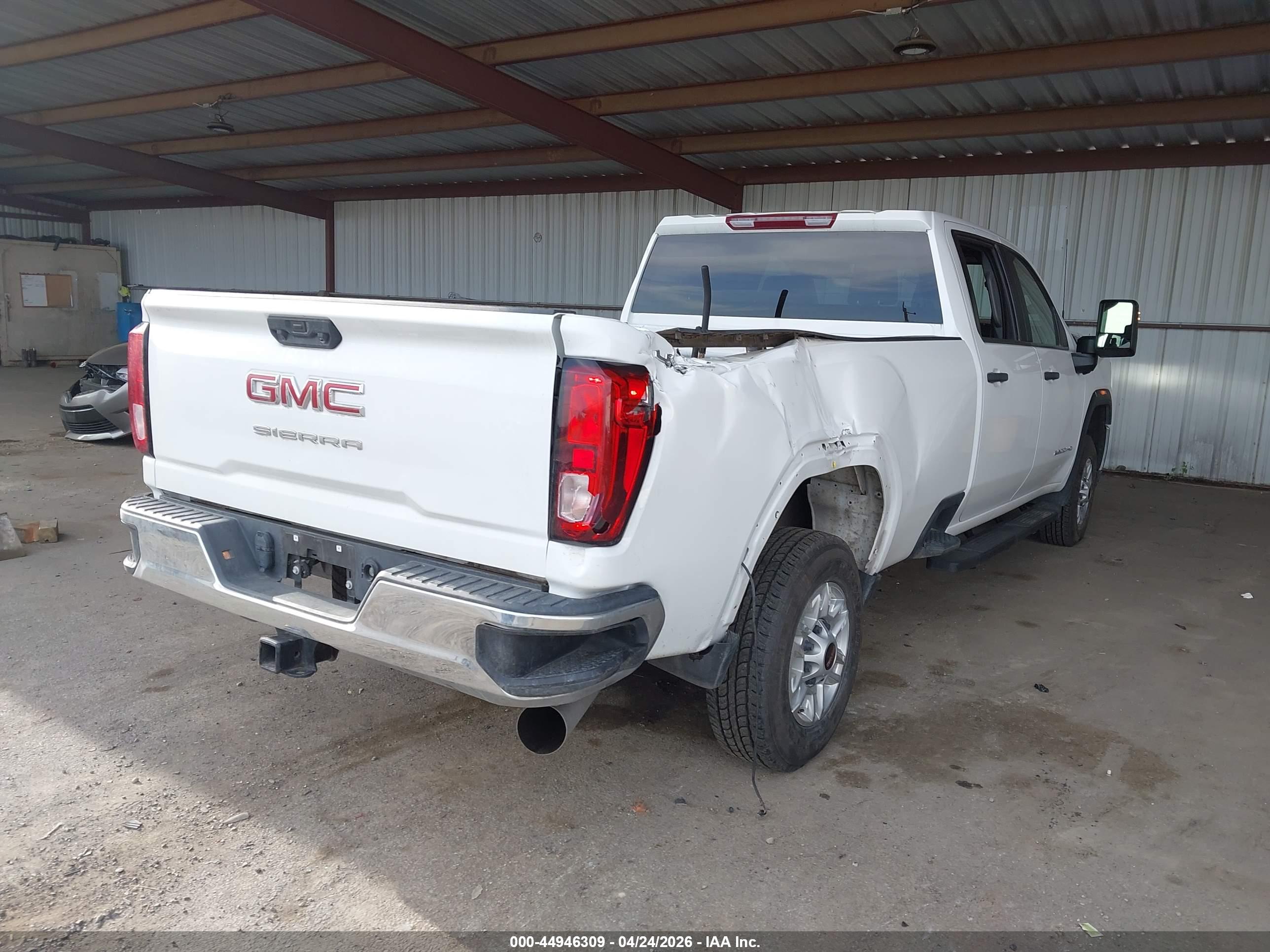 GMC SIERRA image 4