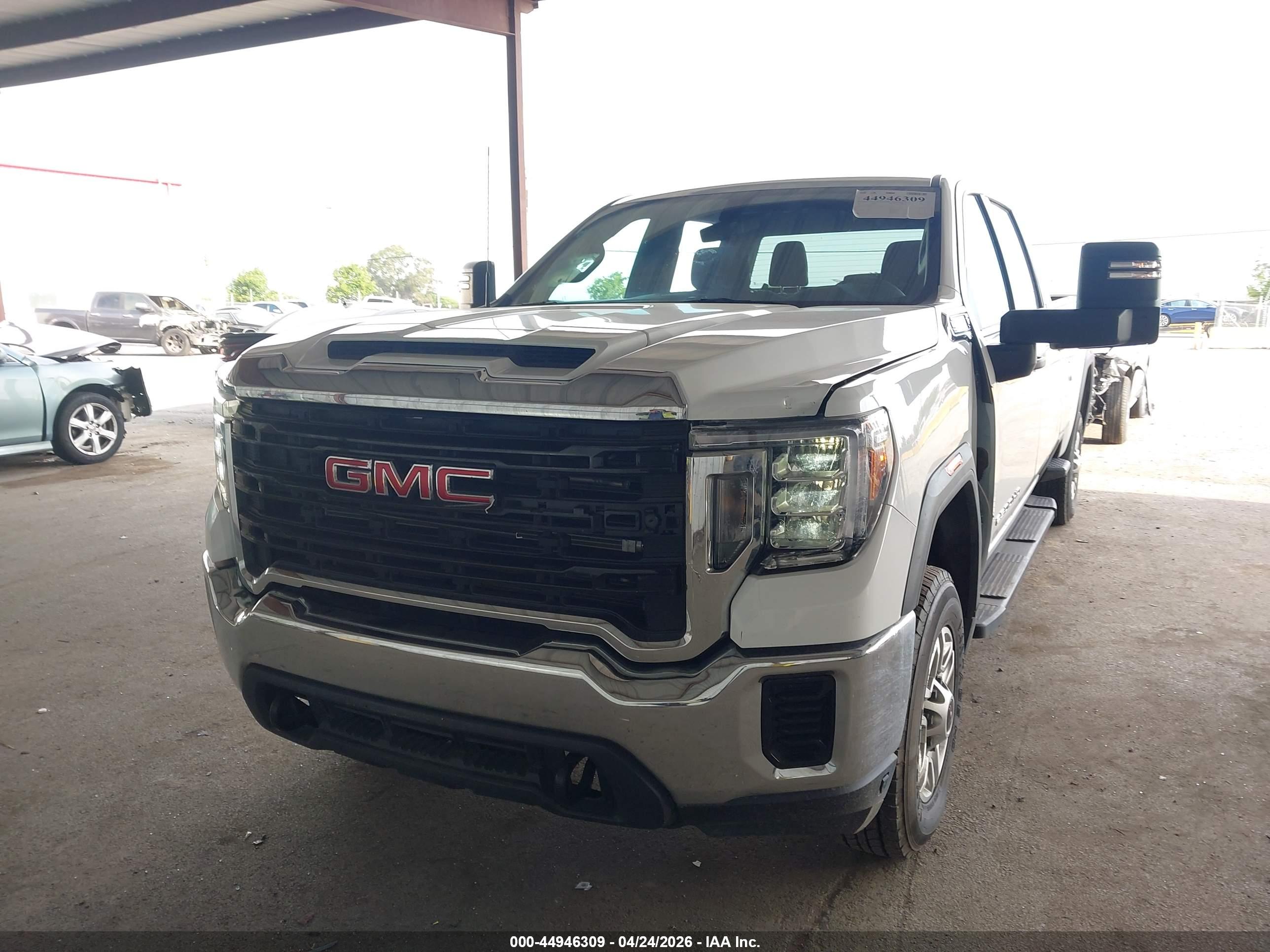 GMC SIERRA image 6