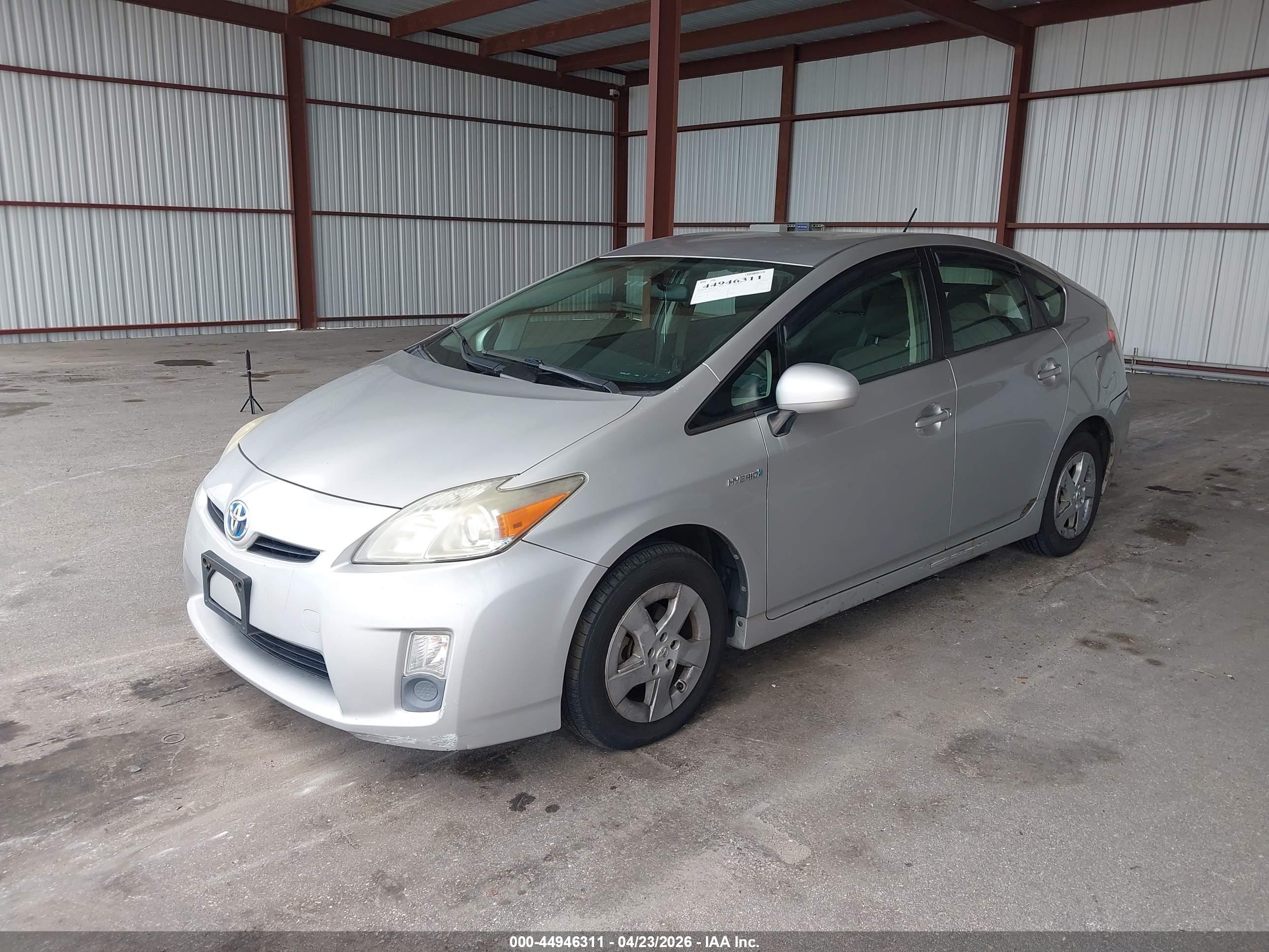 TOYOTA PRIUS image 2
