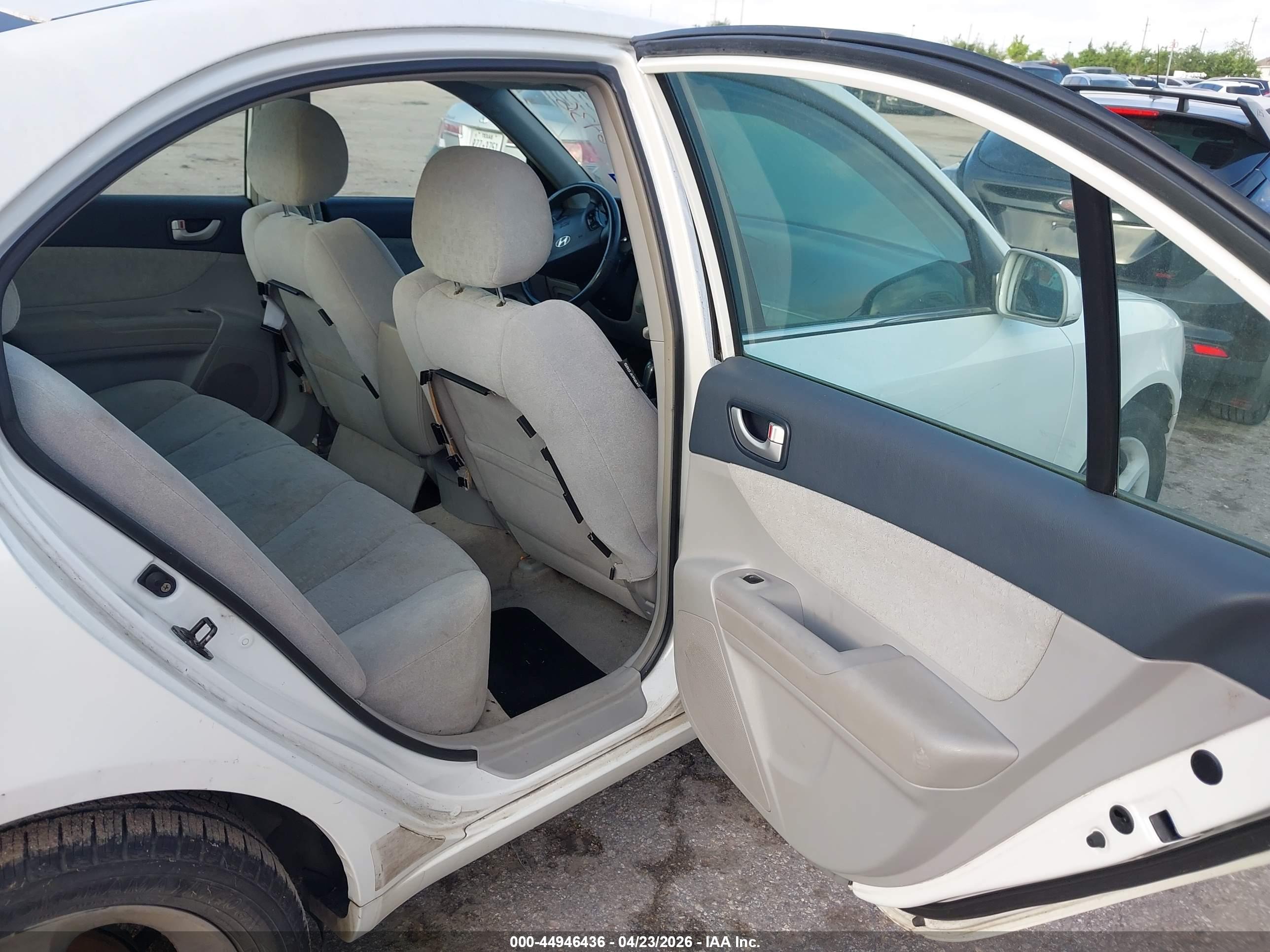 HYUNDAI SONATA image 8