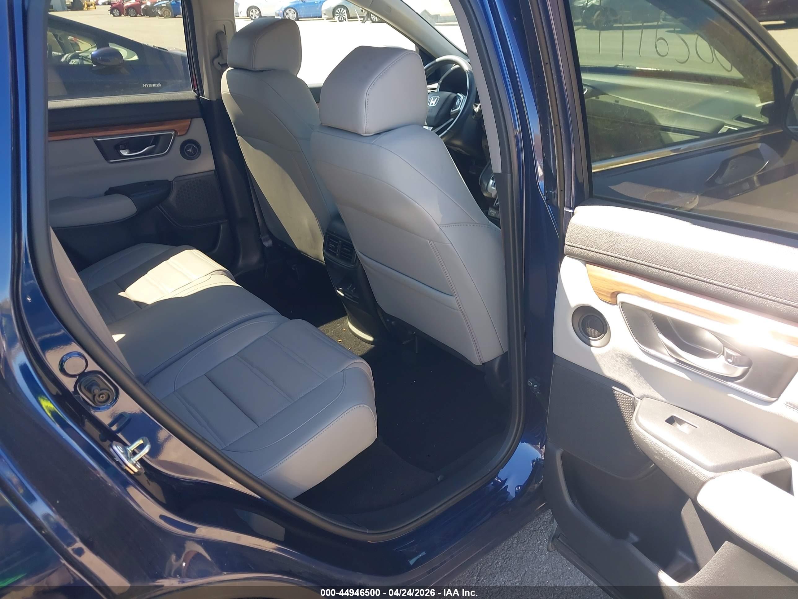 HONDA CR-V image 8