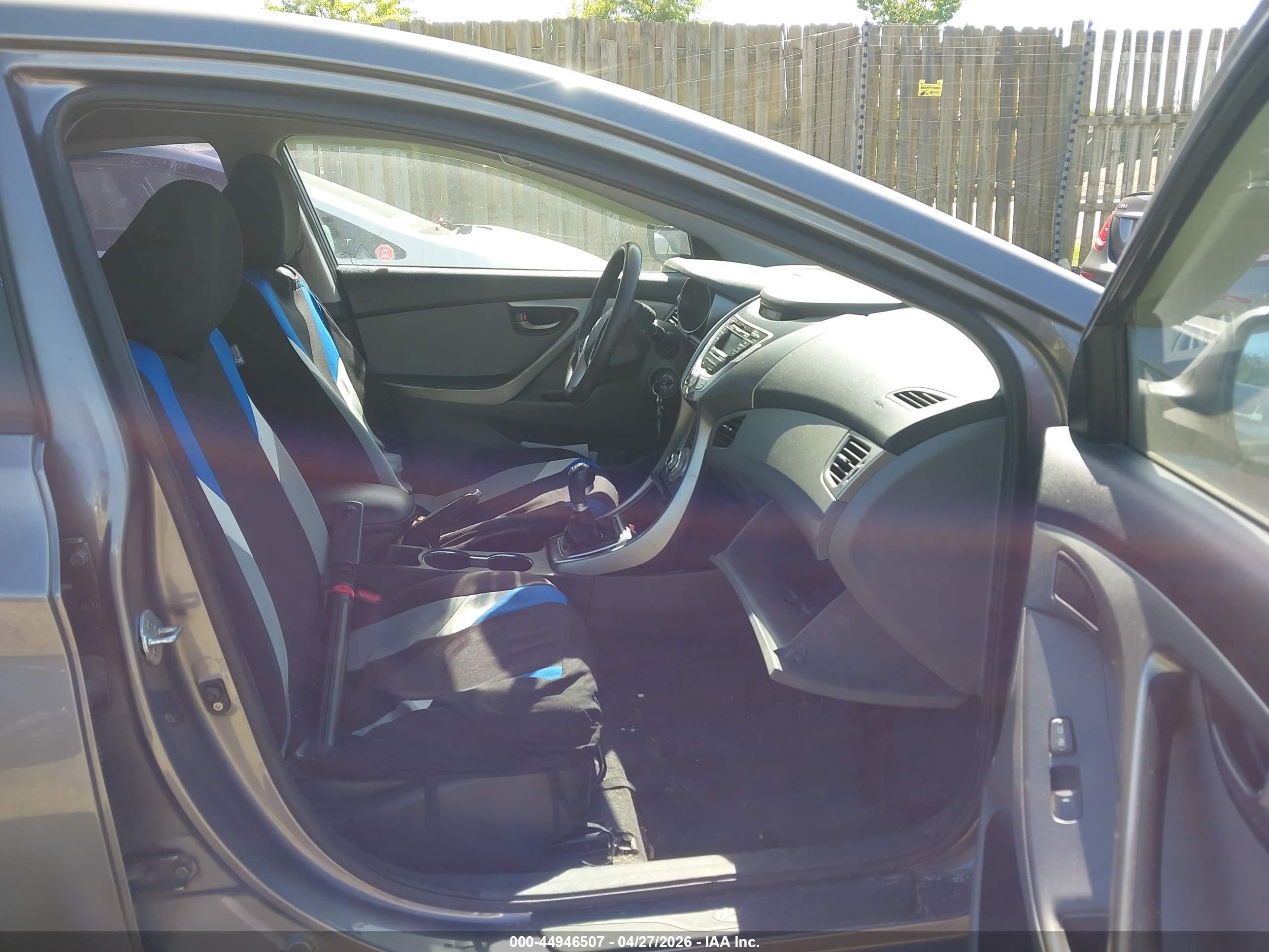 HYUNDAI ELANTRA image 5