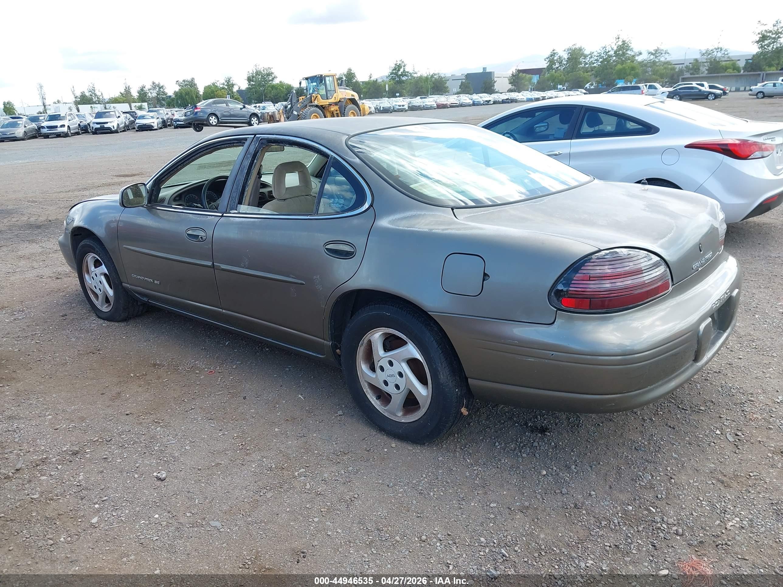 PONTIAC GRAND image 3