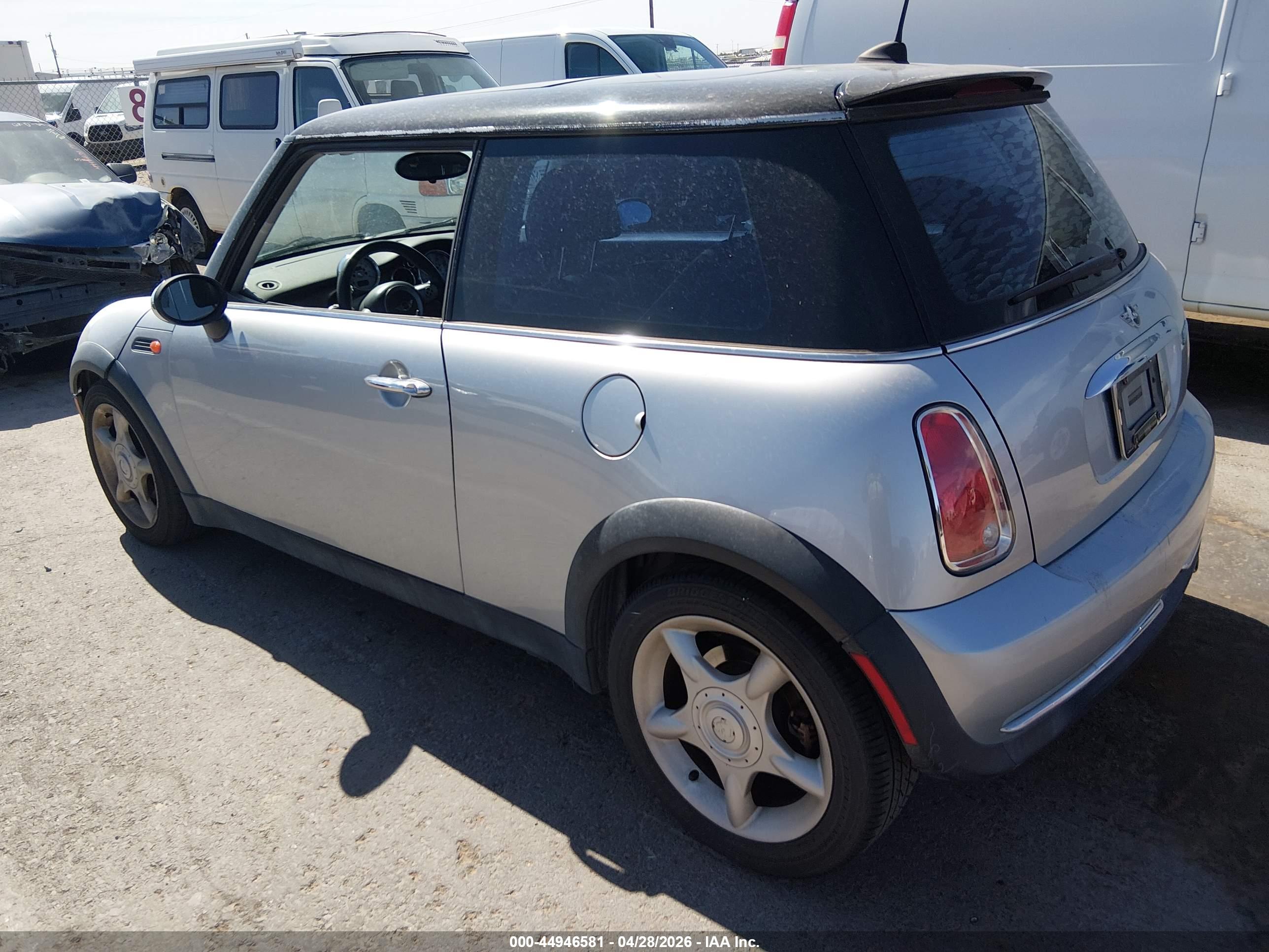 MINI COOPER image 3