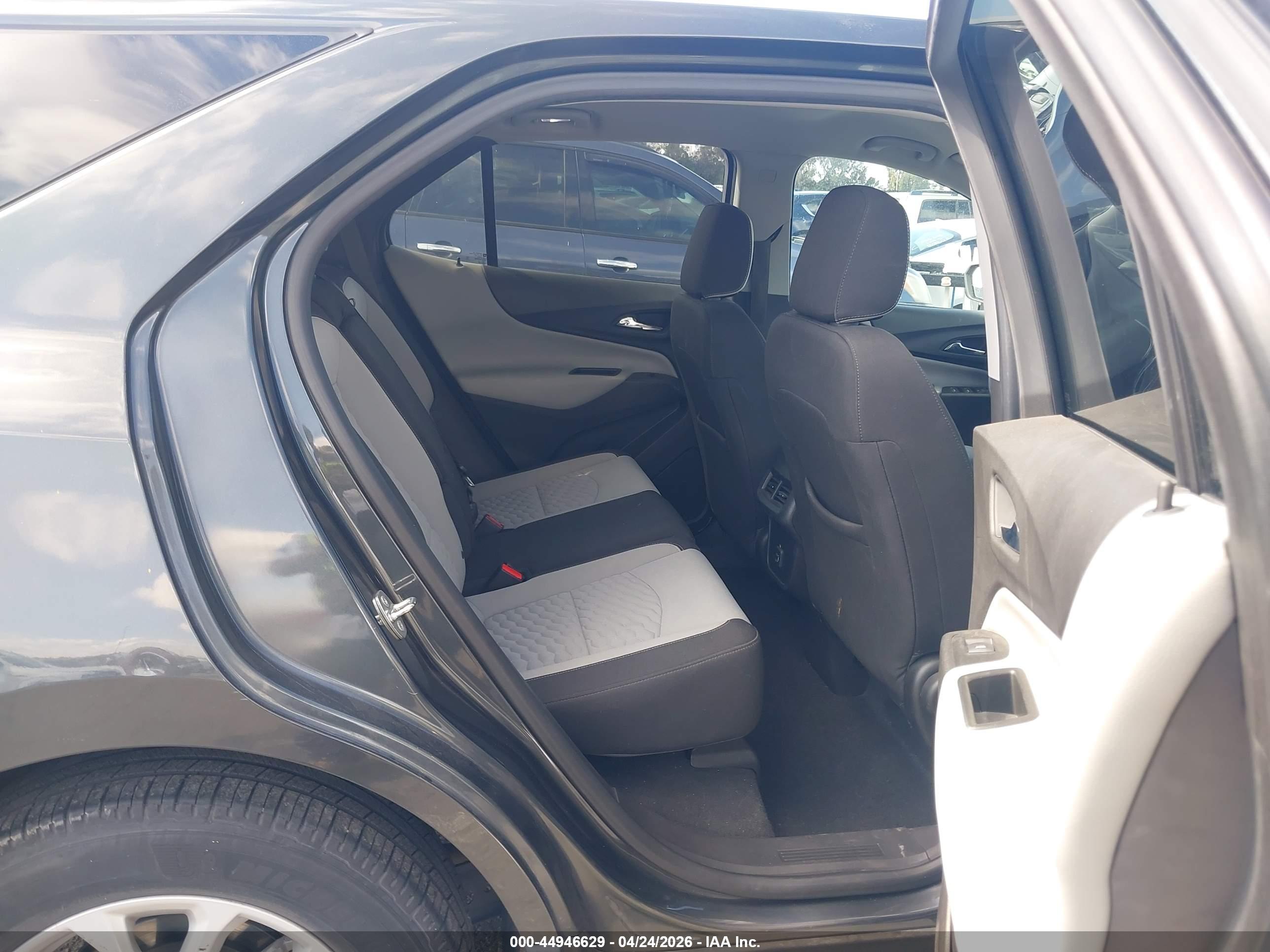 CHEVROLET EQUINOX image 8