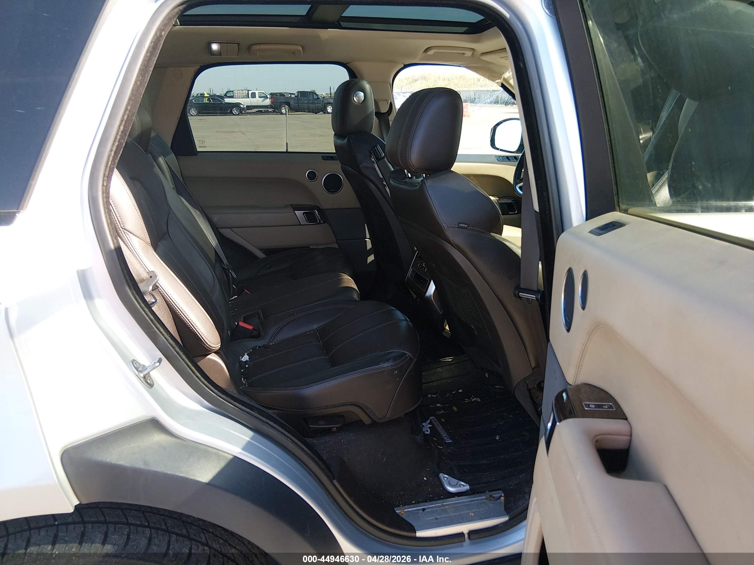 LAND ROVER image 8