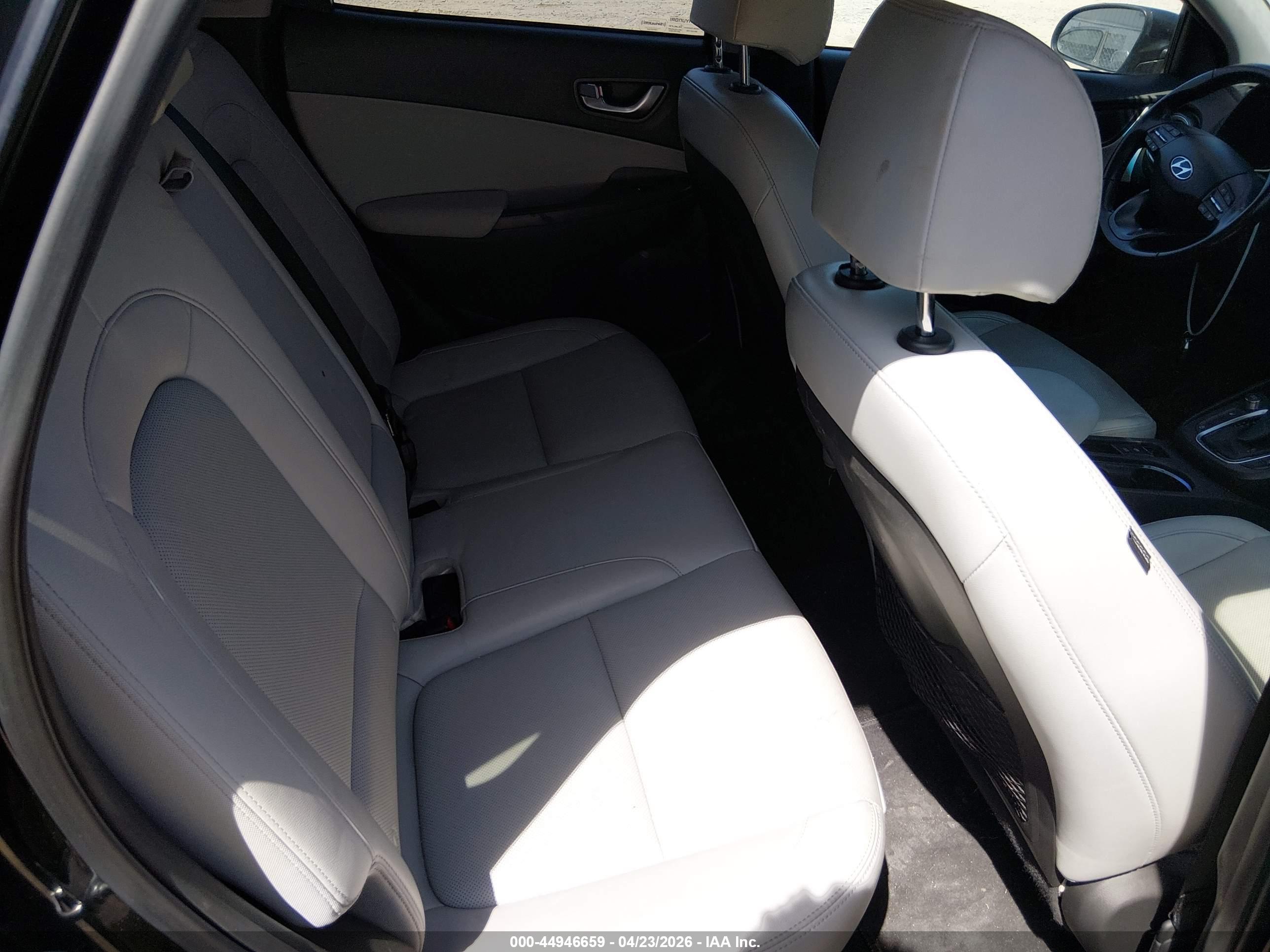 HYUNDAI KONA image 8