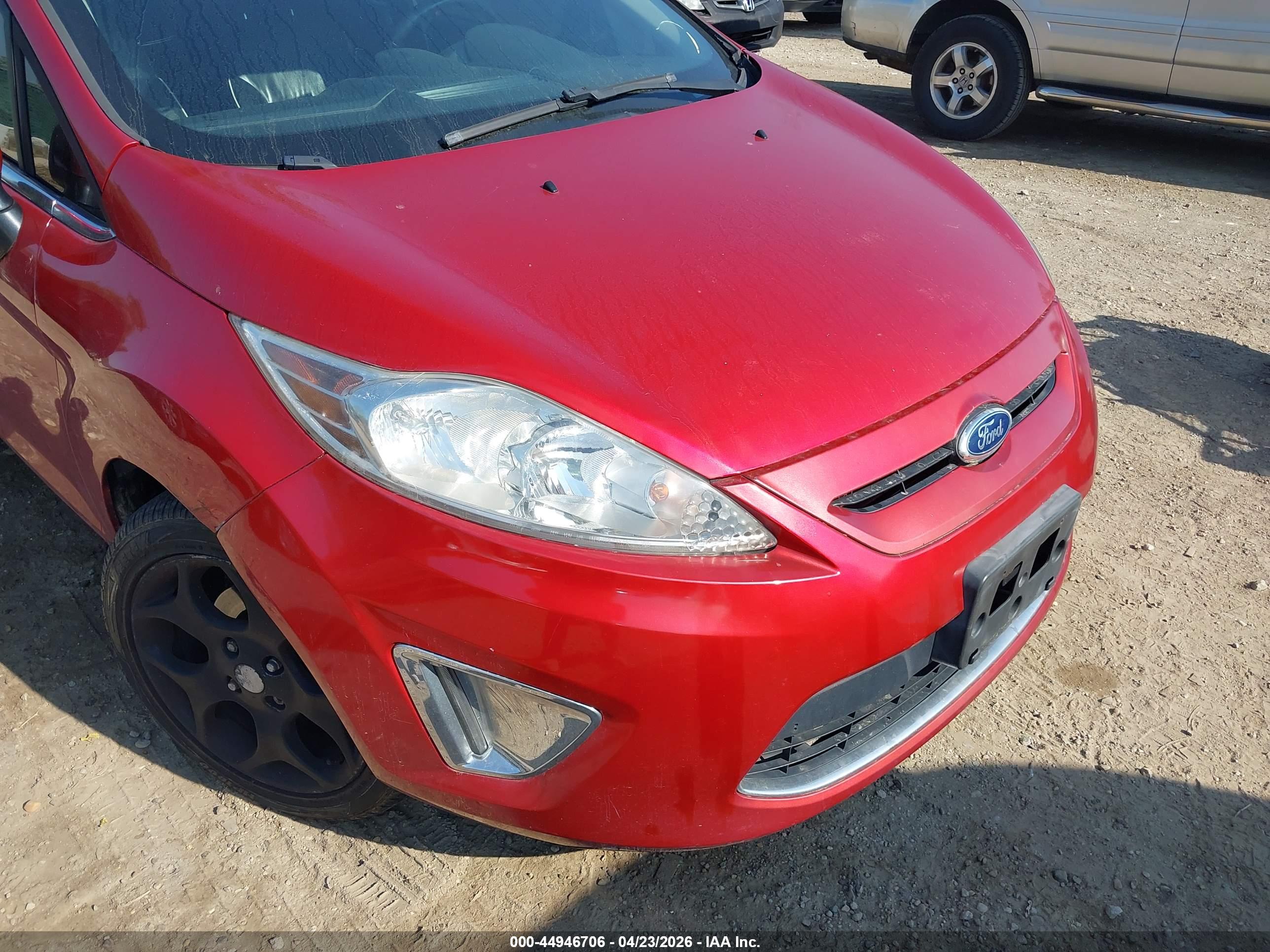 FORD FIESTA image 6