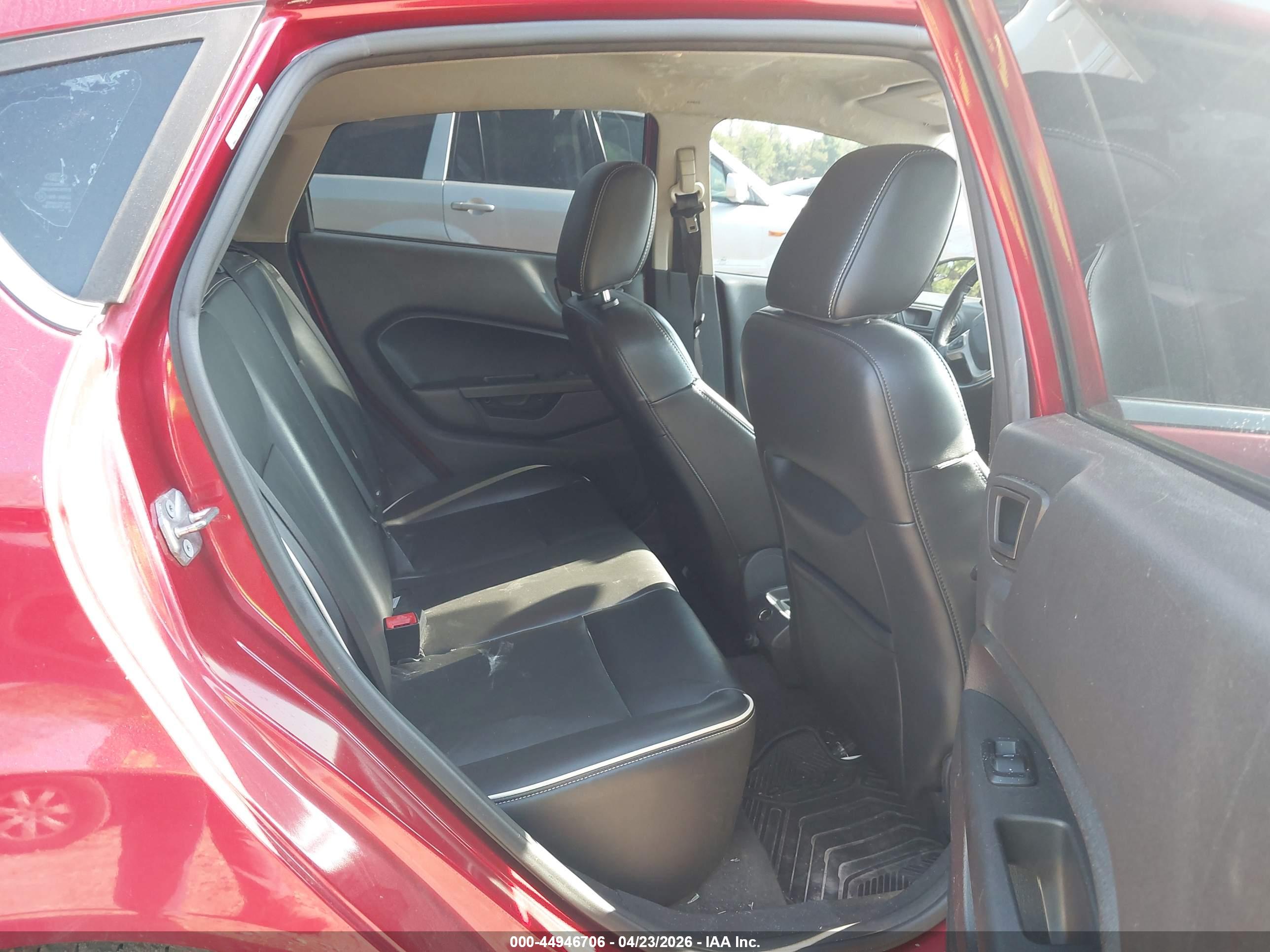 FORD FIESTA image 8