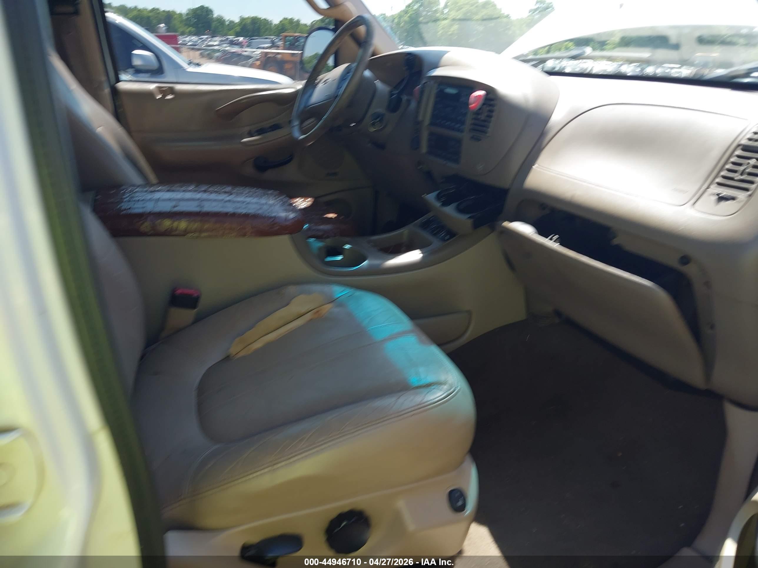 FORD EXPEDITION image 5