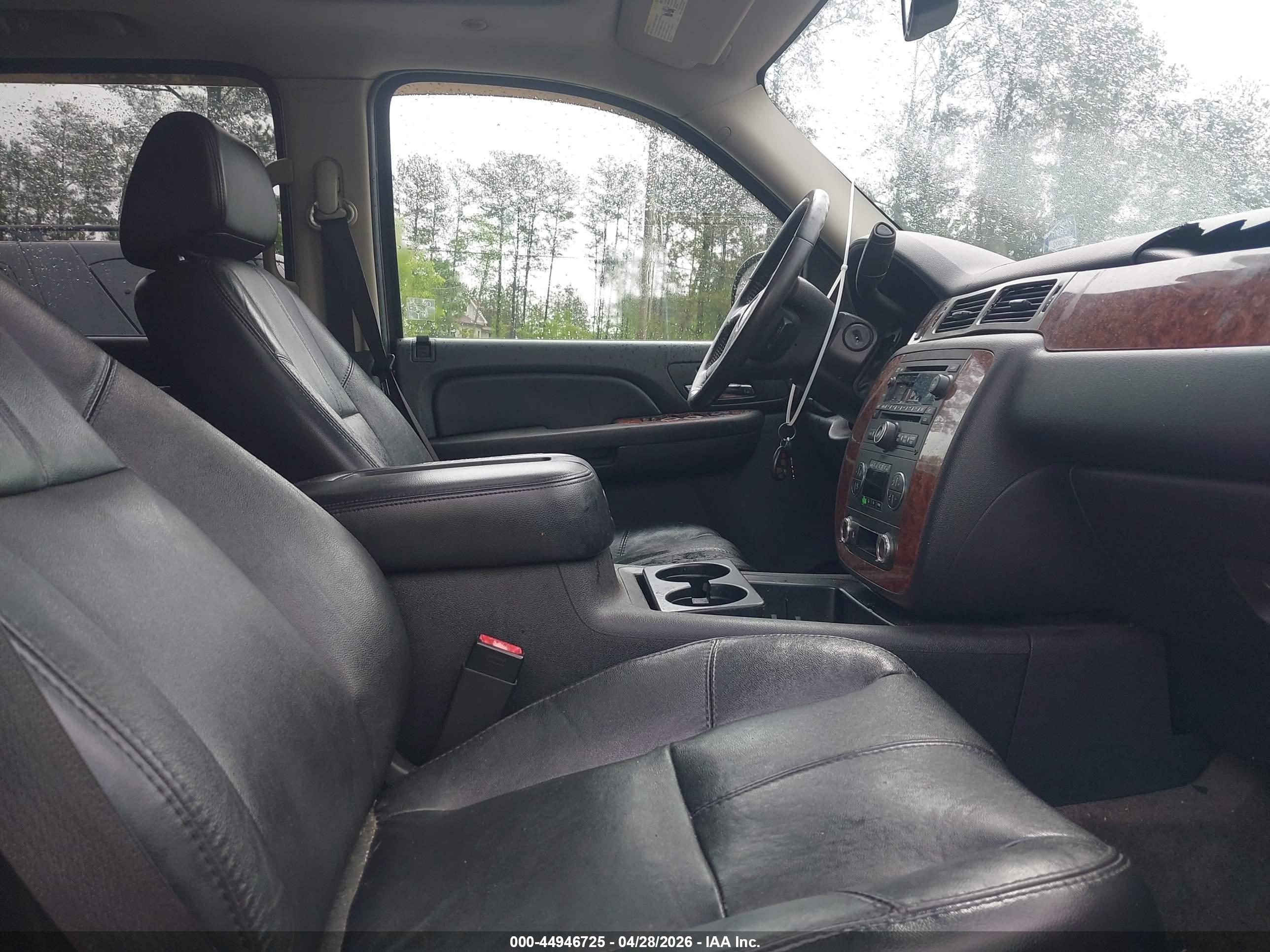 CHEVROLET TAHOE image 5