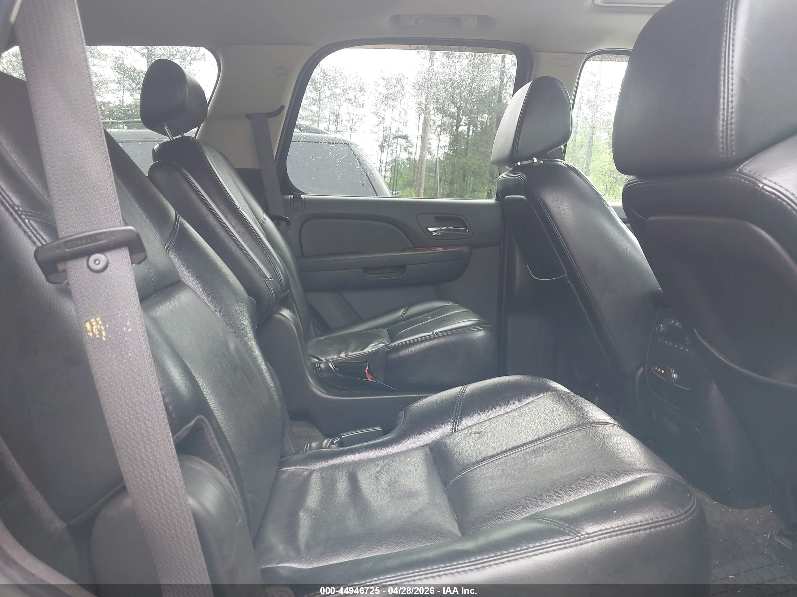 CHEVROLET TAHOE image 8