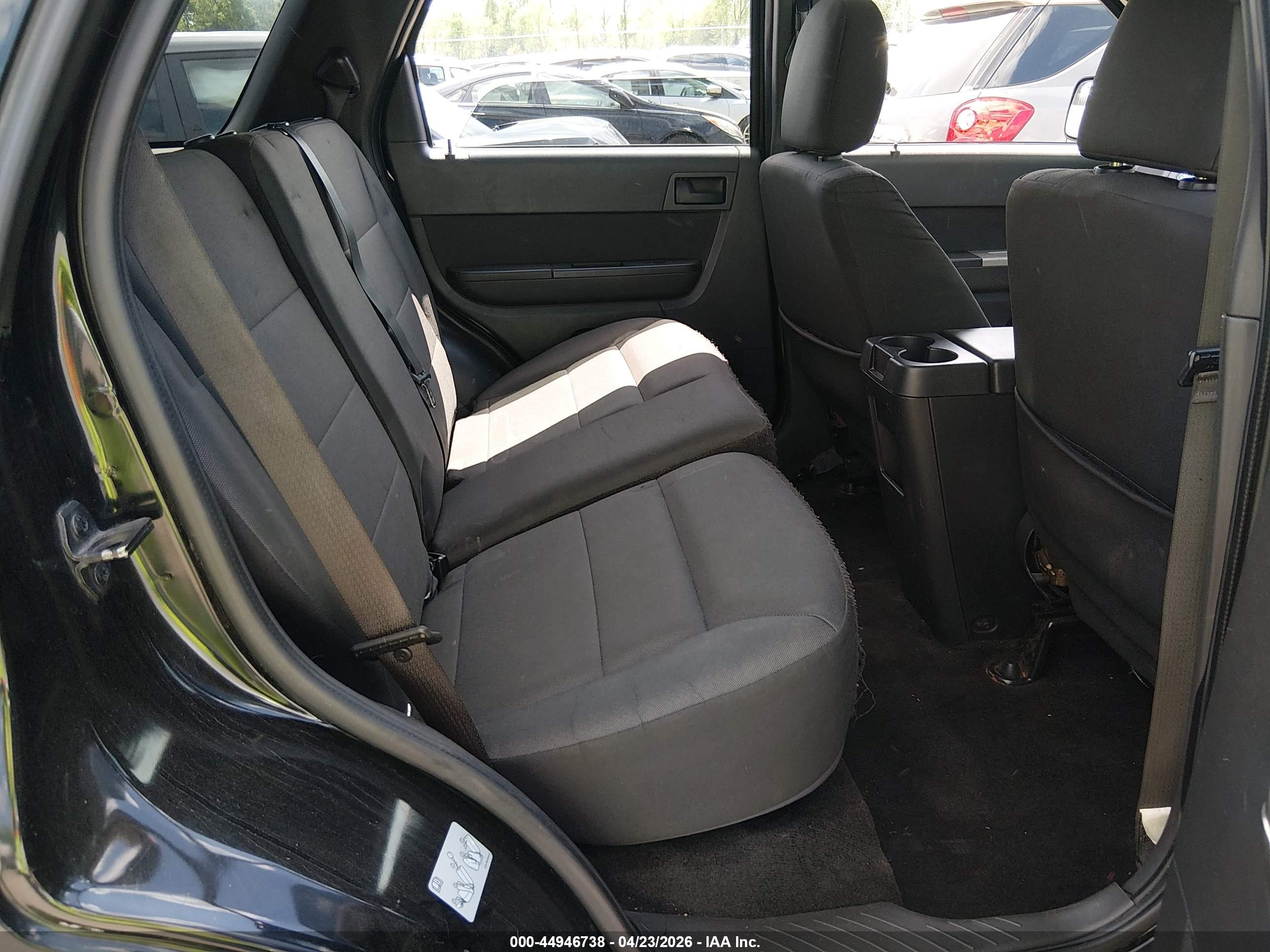 FORD ESCAPE image 8