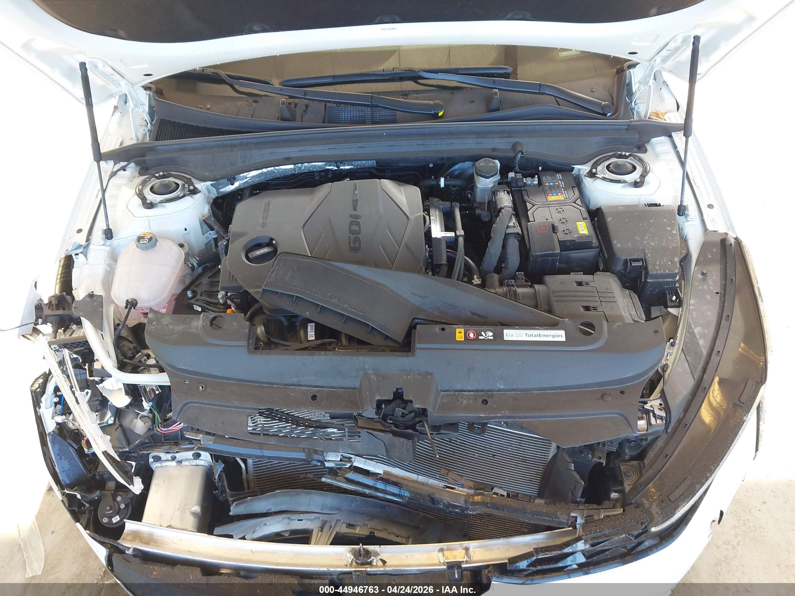 KIA K5 image 10