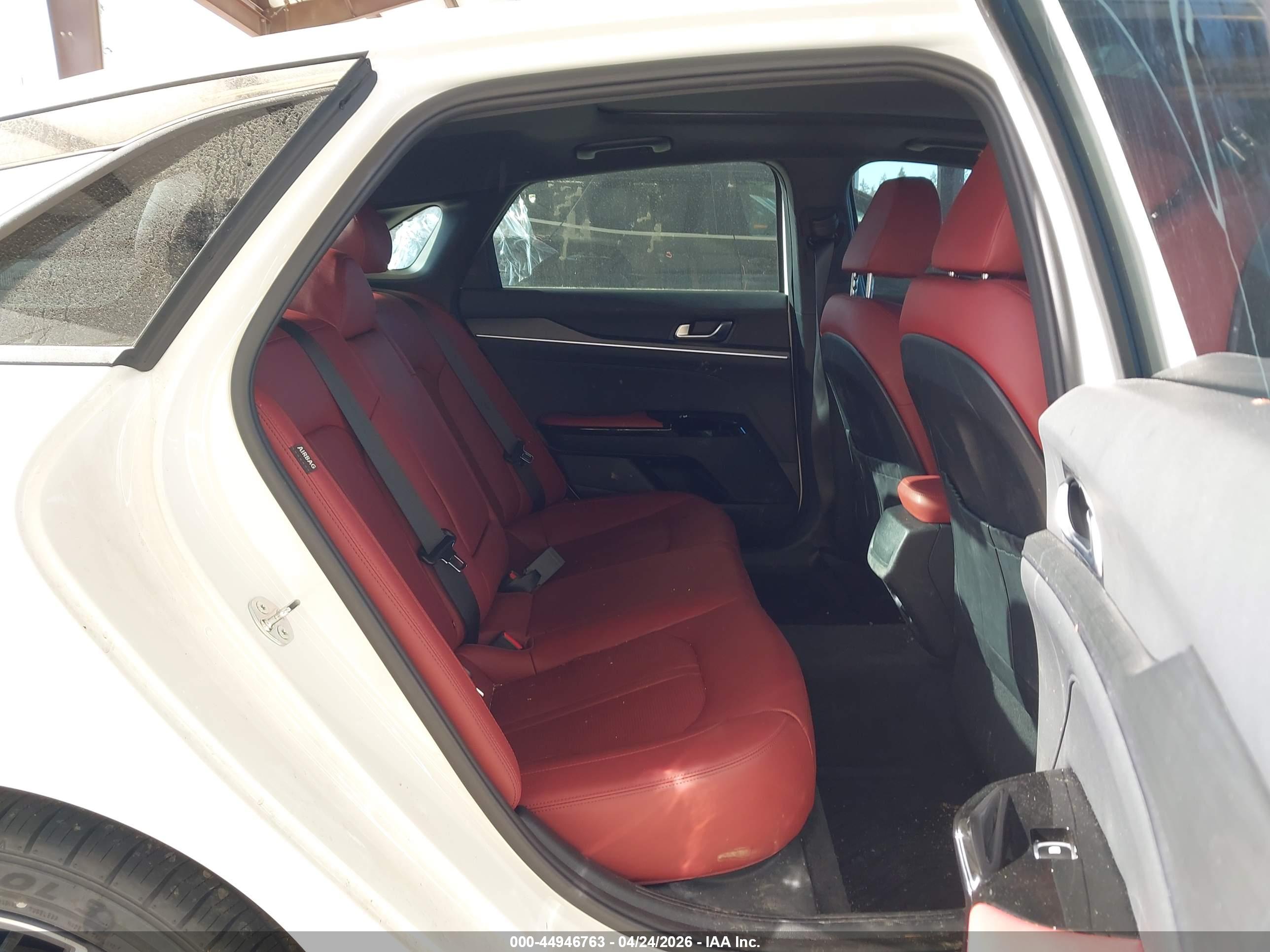 KIA K5 image 8