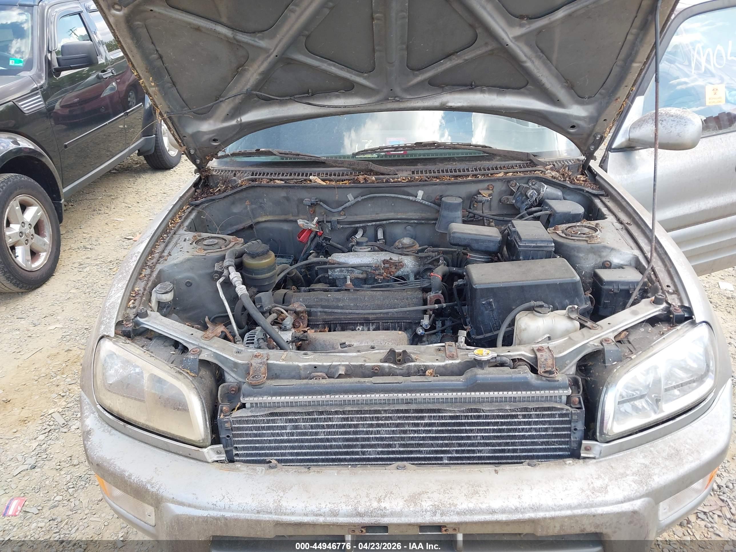 TOYOTA RAV4 image 10