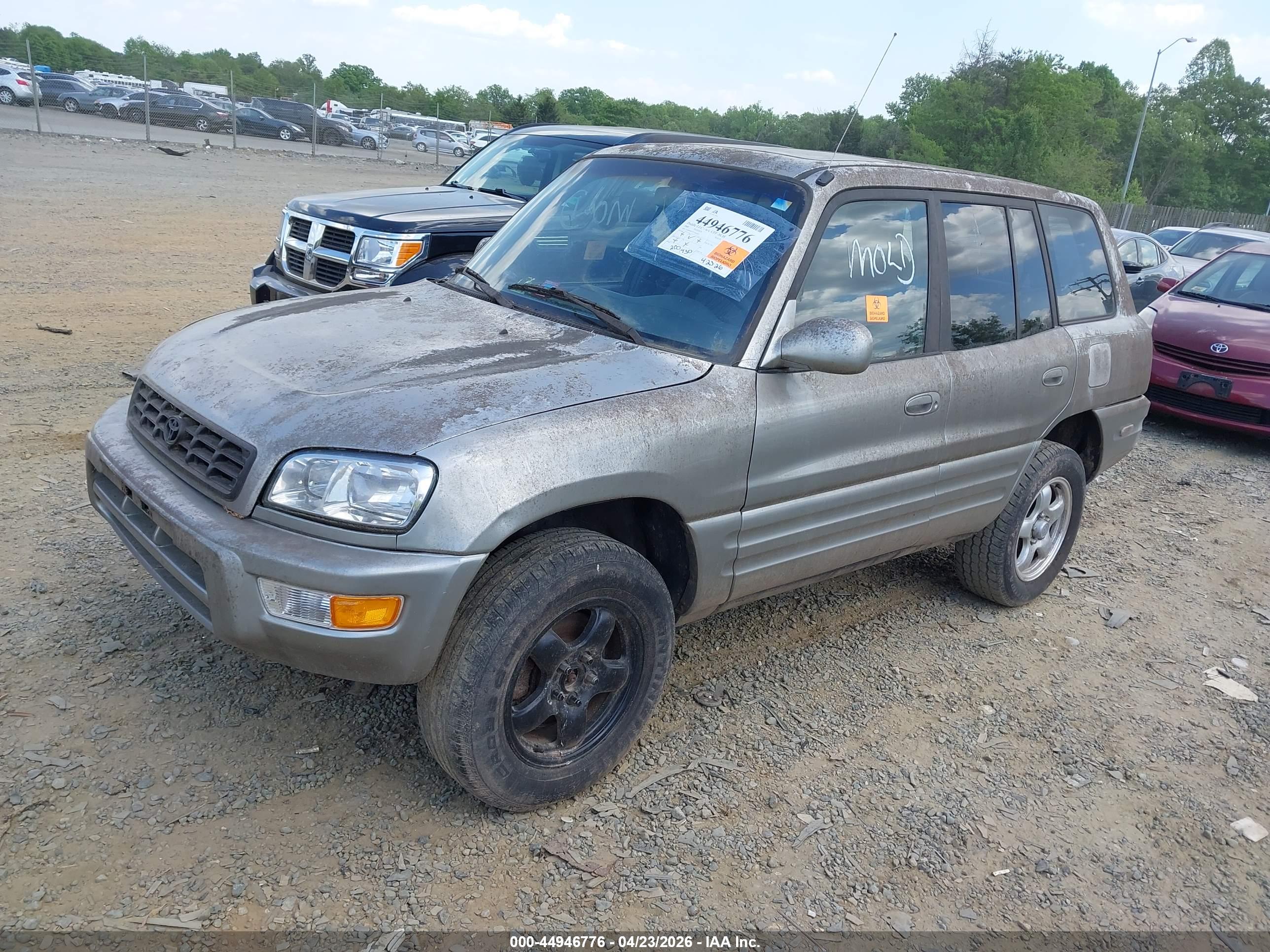 TOYOTA RAV4 image 2