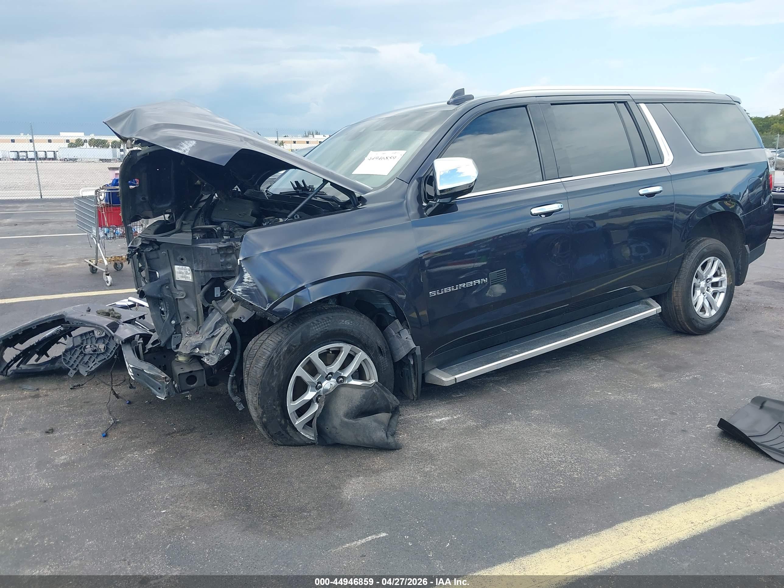 CHEVROLET SUBURBAN image 2