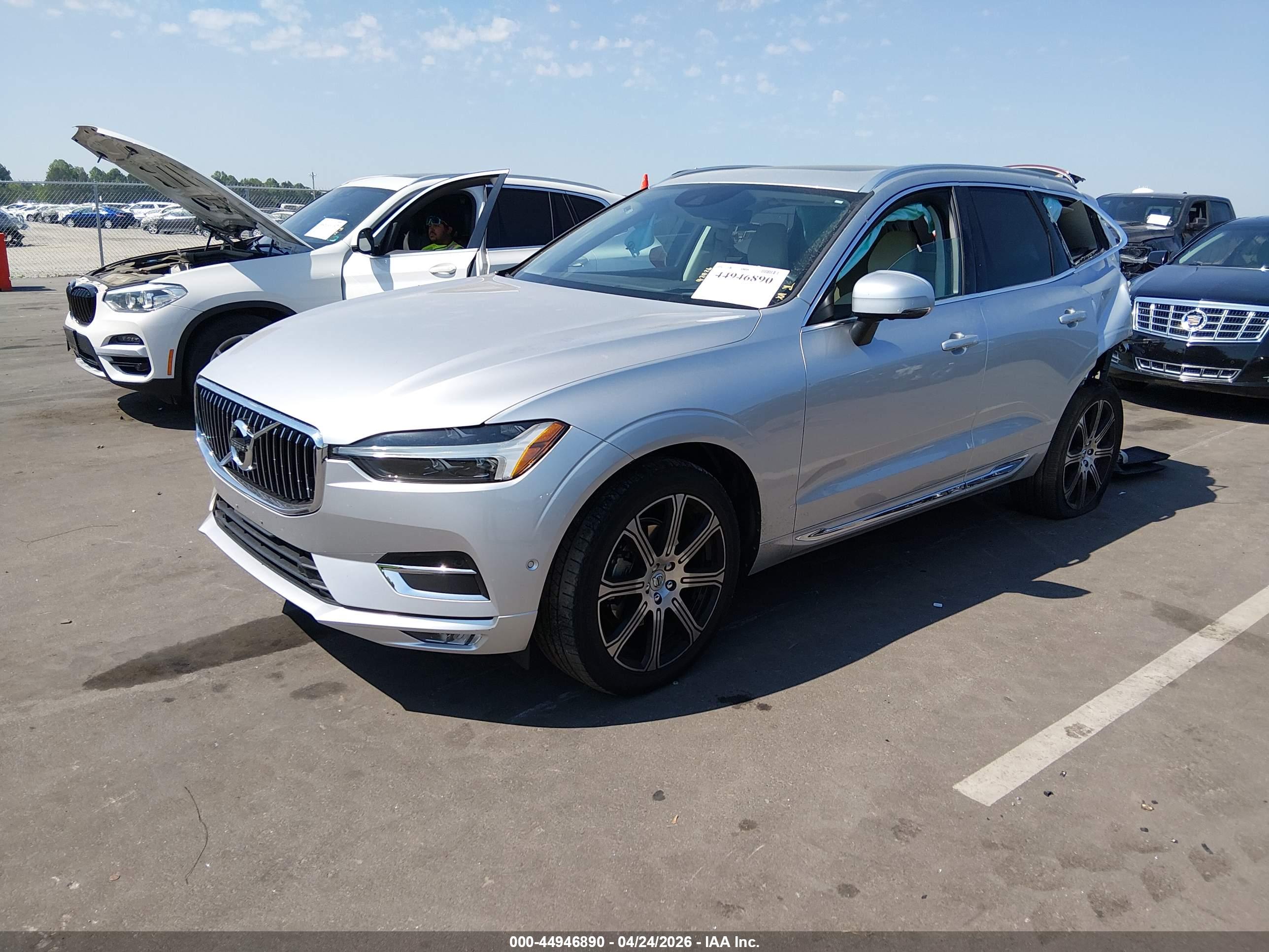 VOLVO XC60 image 2