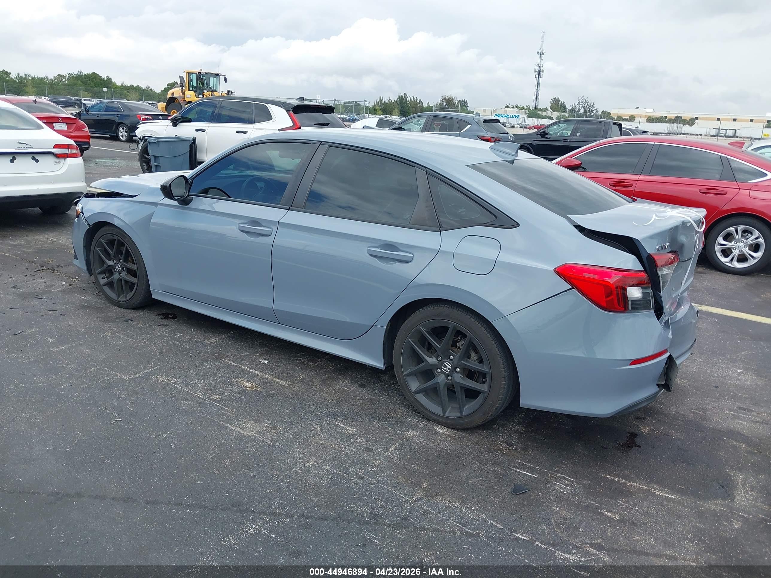 HONDA CIVIC image 3