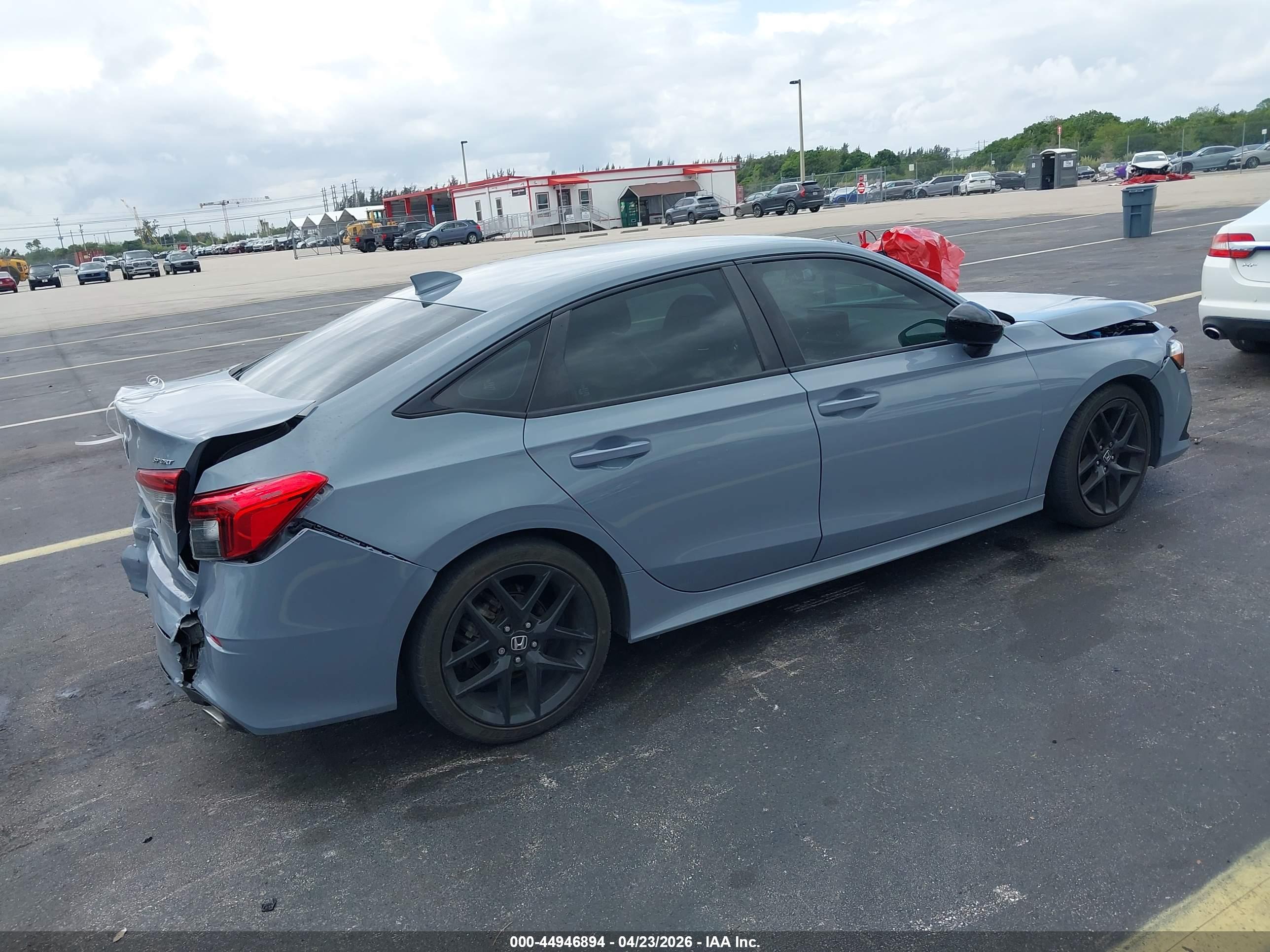 HONDA CIVIC image 4
