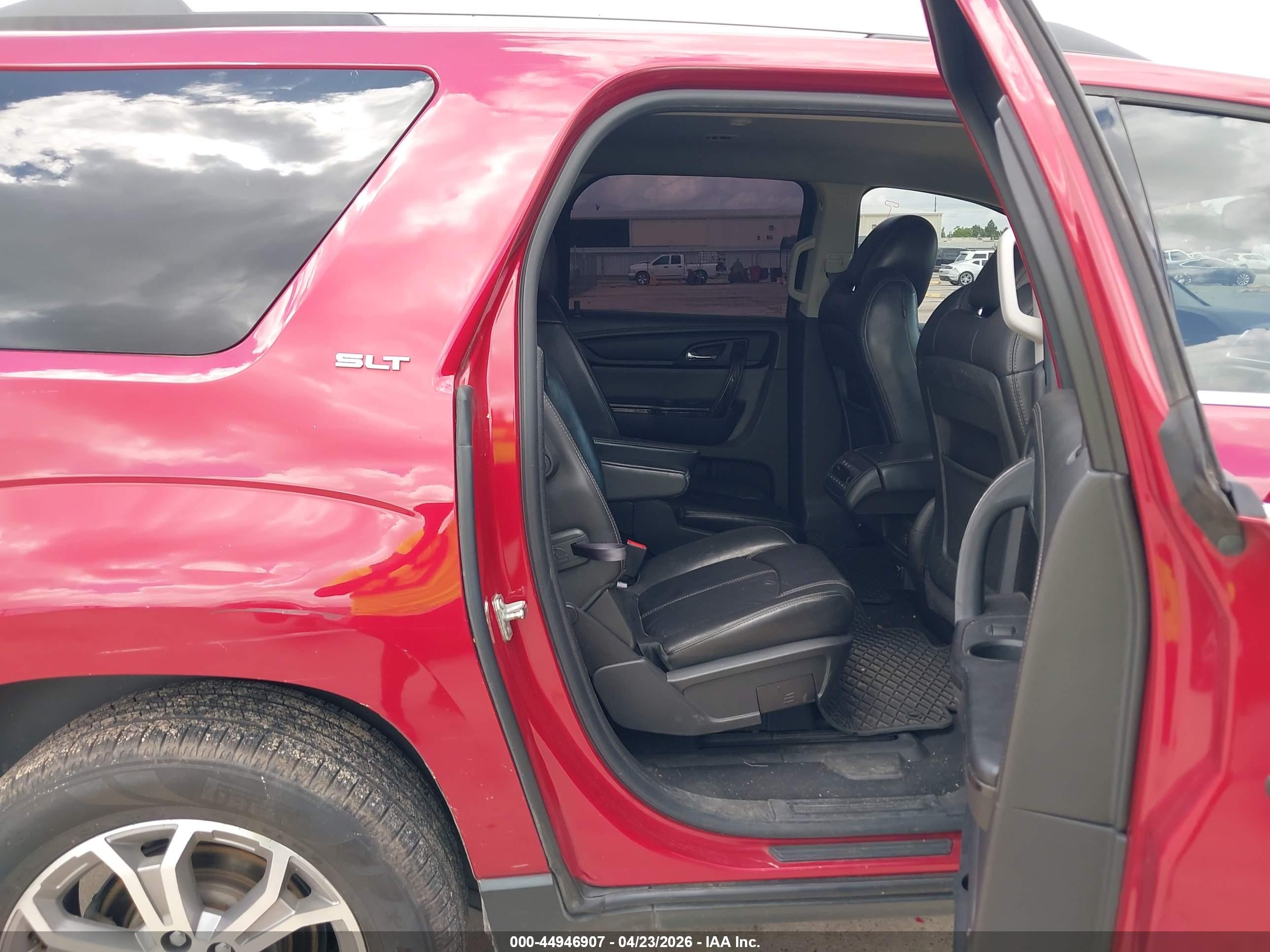 GMC ACADIA image 8