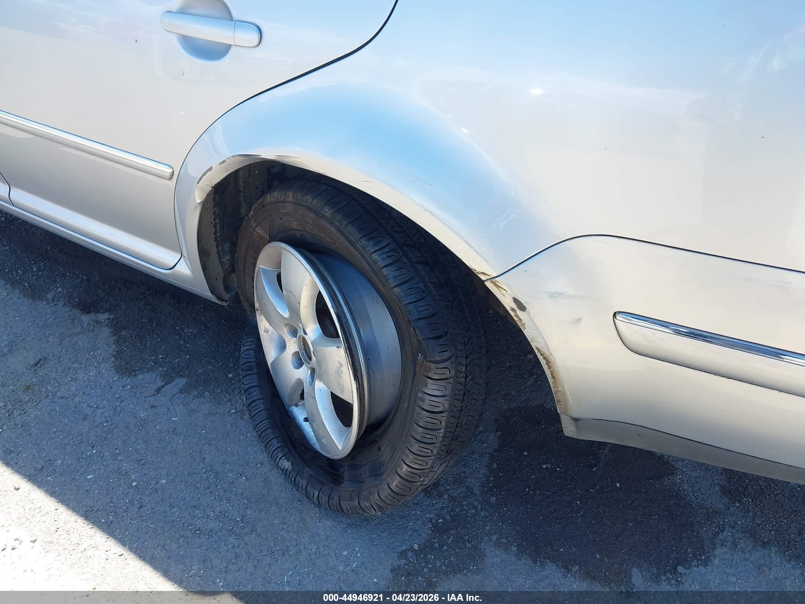 VOLKSWAGEN JETTA image 6