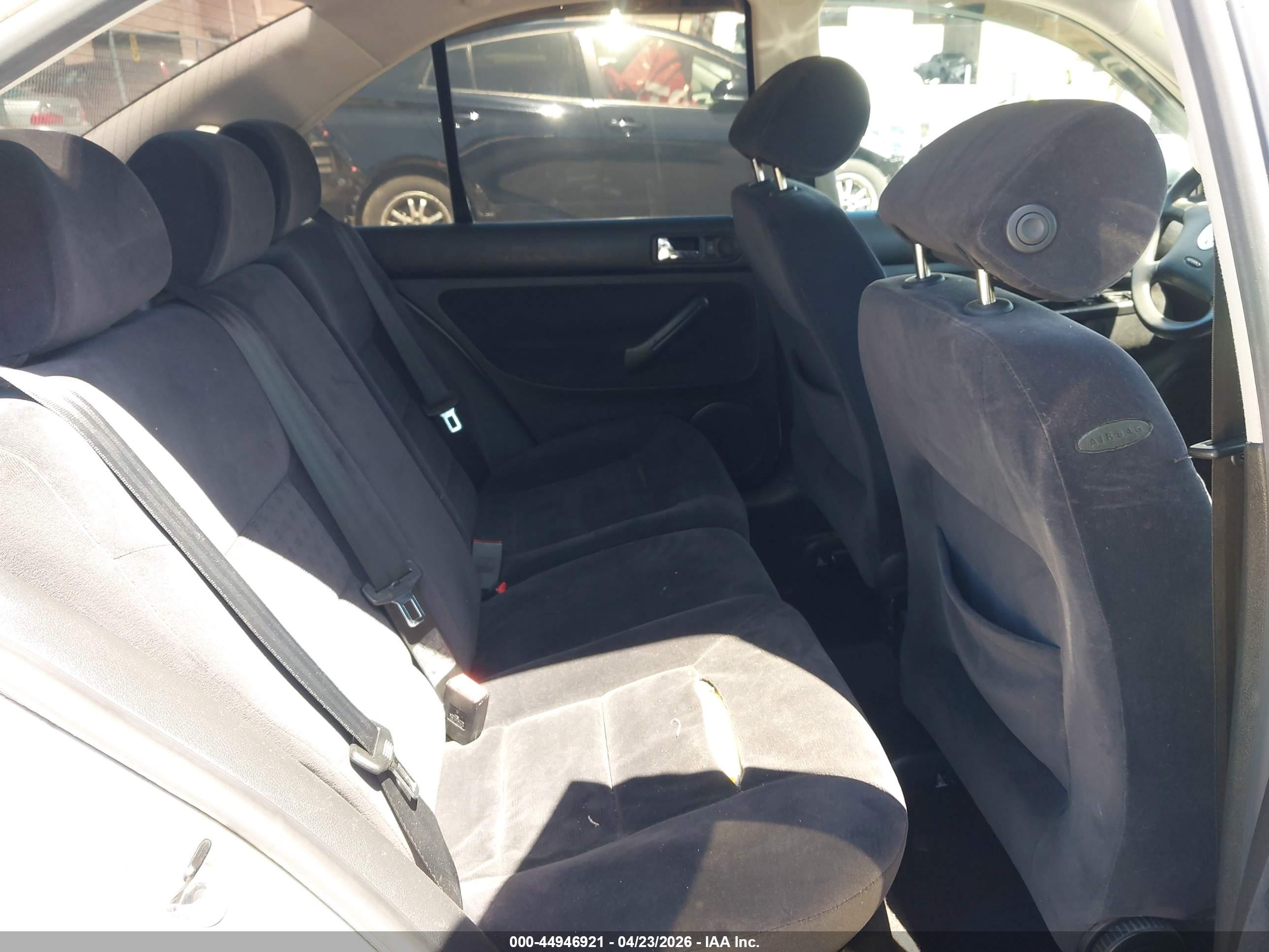 VOLKSWAGEN JETTA image 8