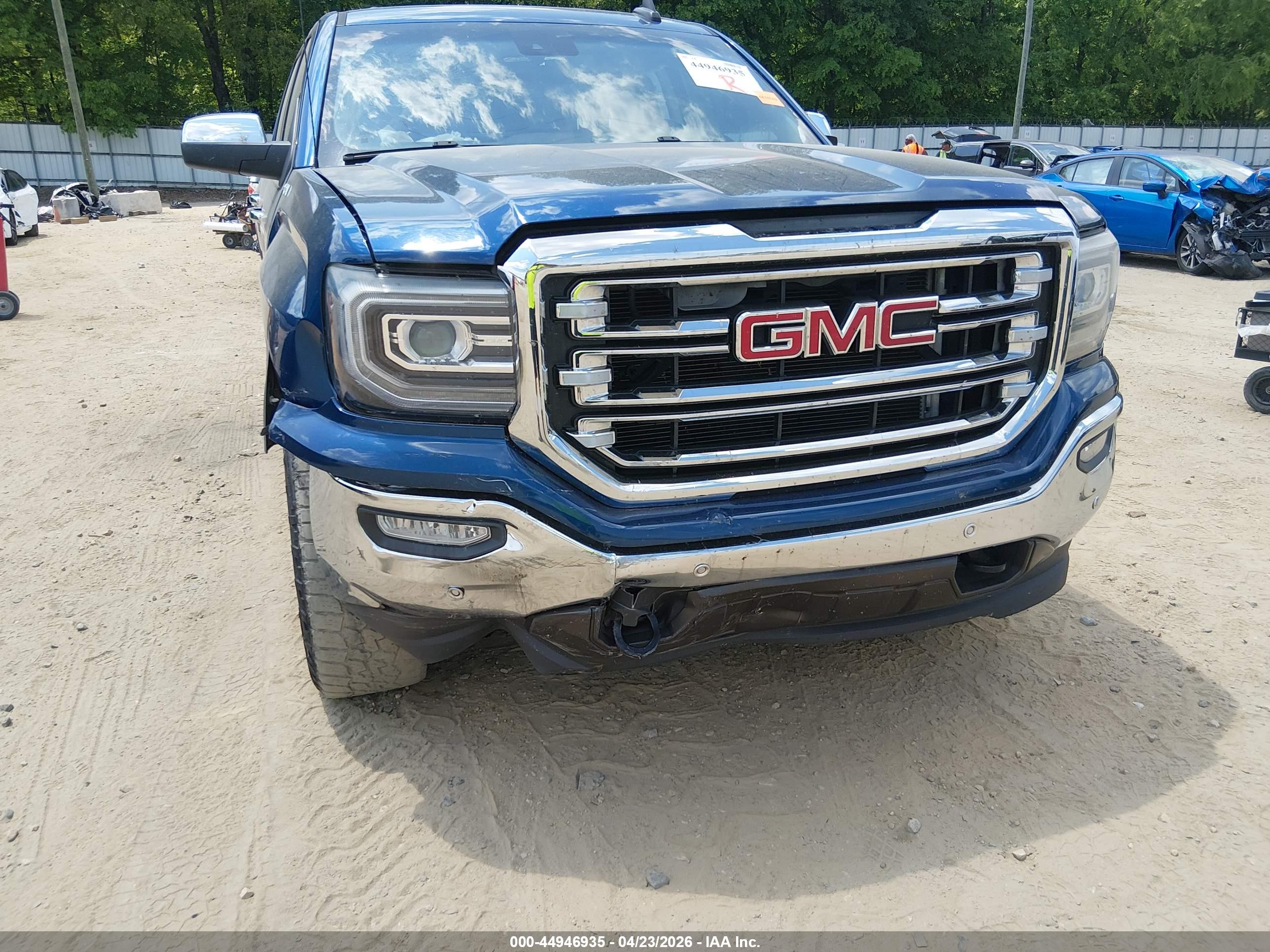 GMC SIERRA image 6