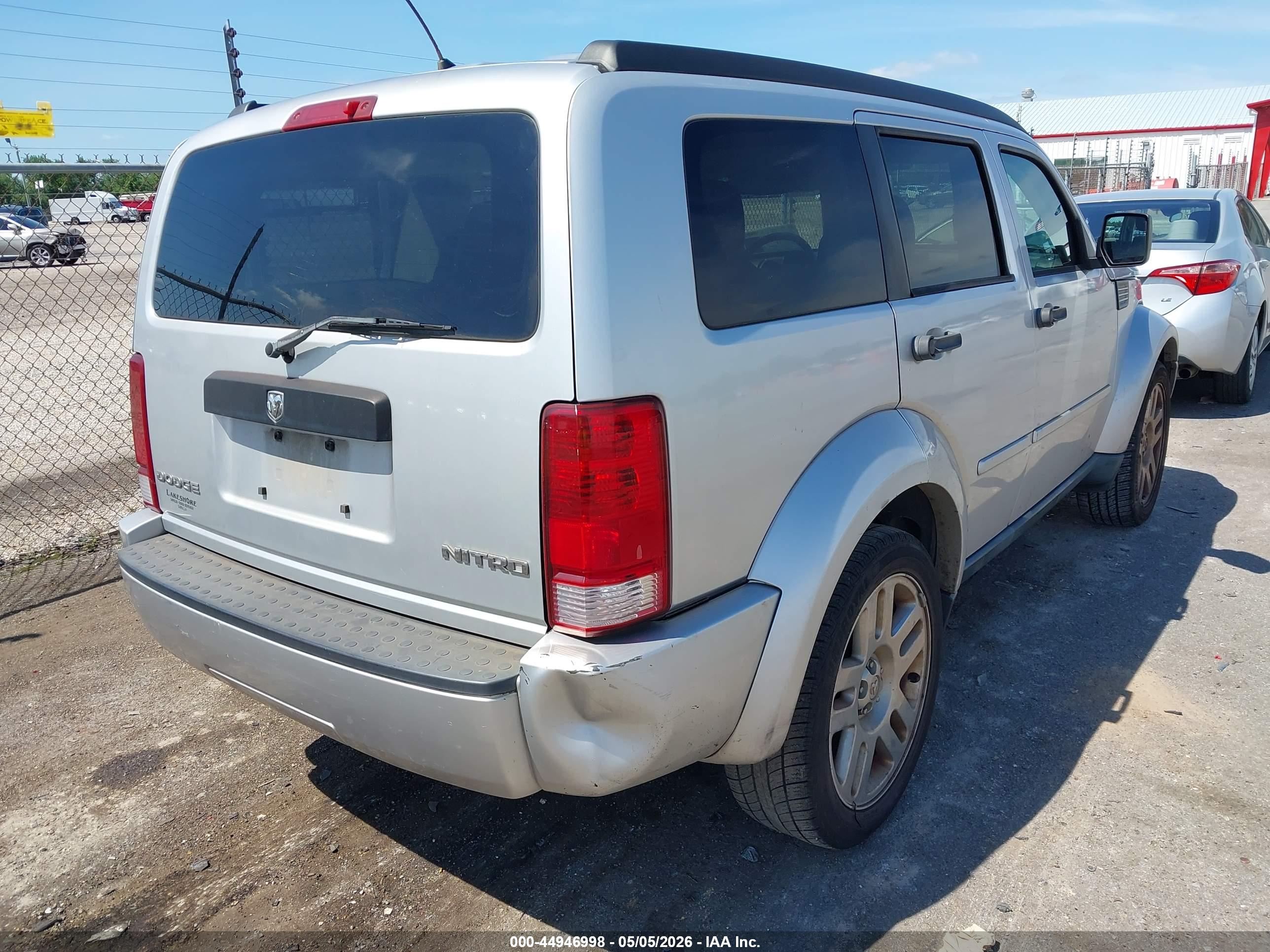 DODGE NITRO image 4