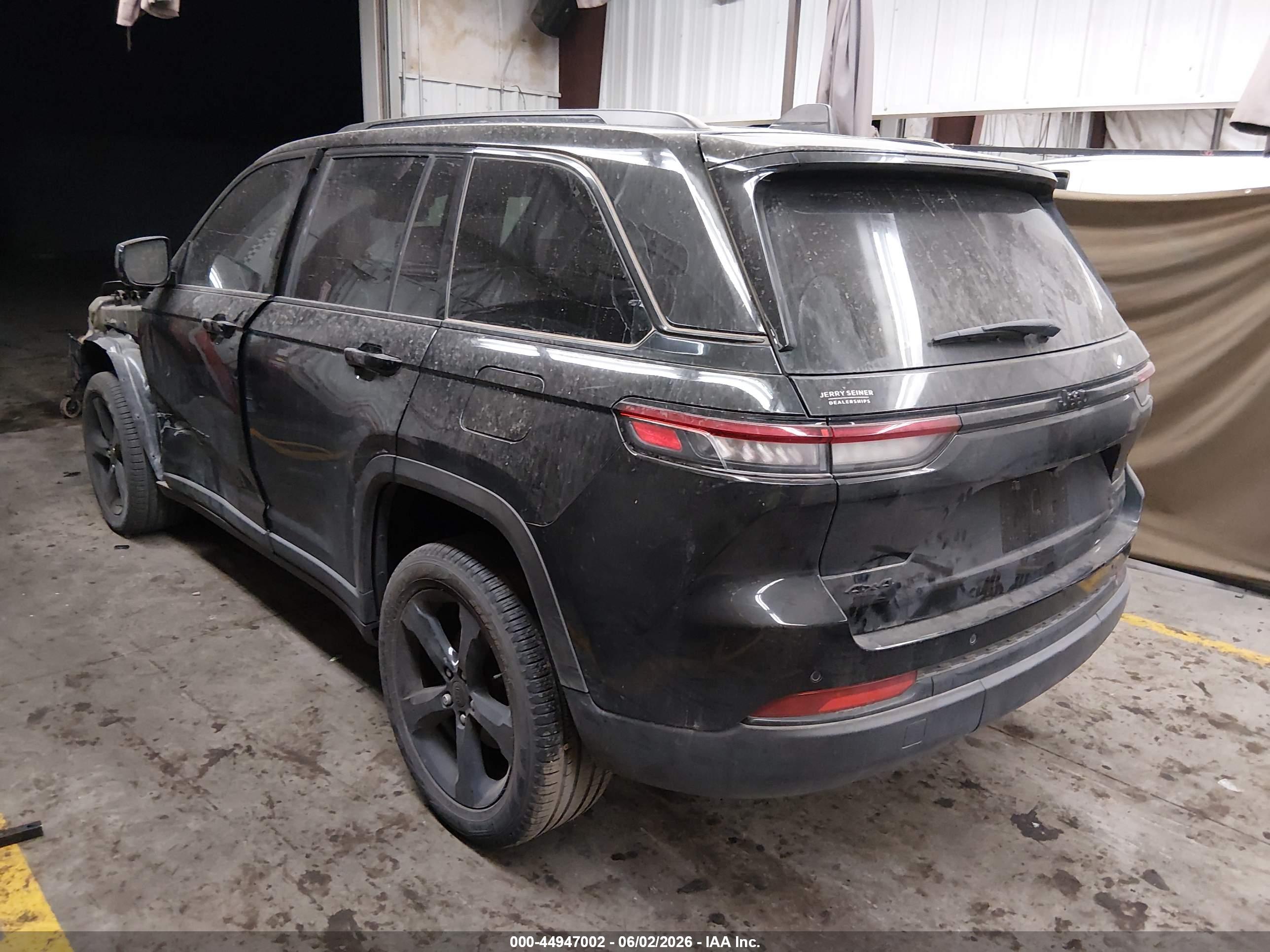 JEEP GRAND image 3