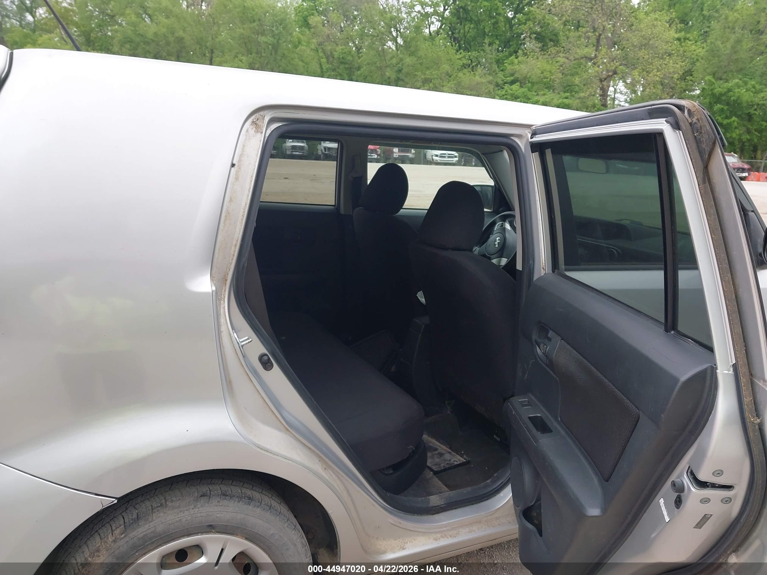 SCION XB image 8