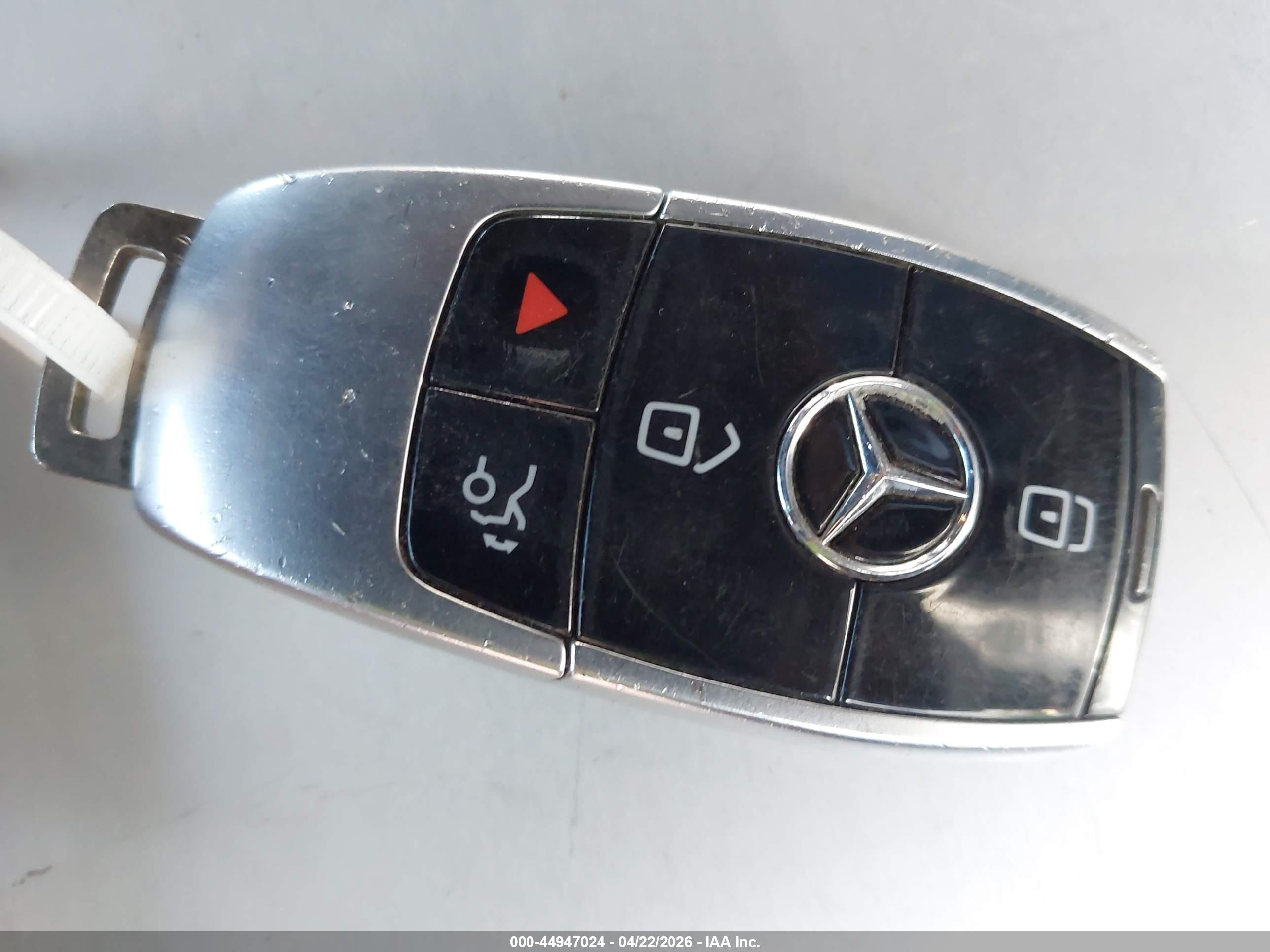 MERCEDES-BENZ E image 11