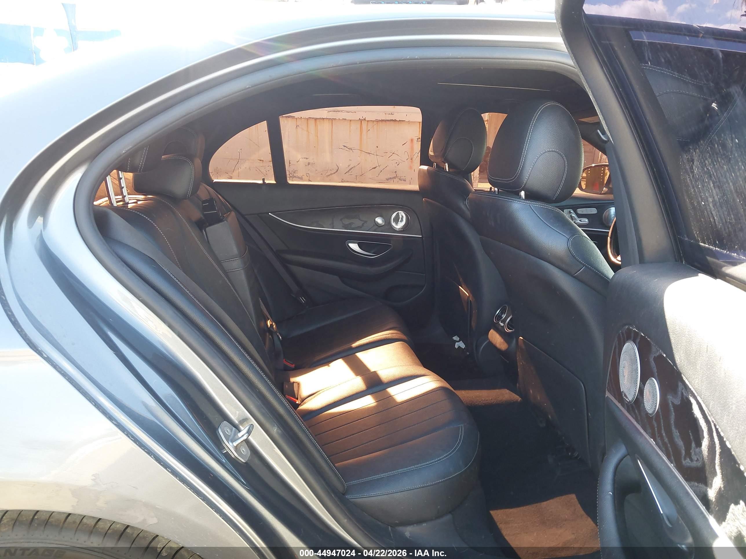 MERCEDES-BENZ E image 8